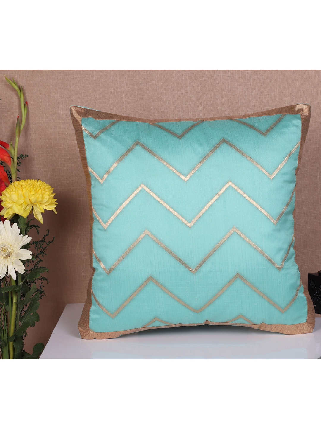 

Molcha Turquoise Blue & Gold-Toned Set of 5 Geometric Square Cushion Covers