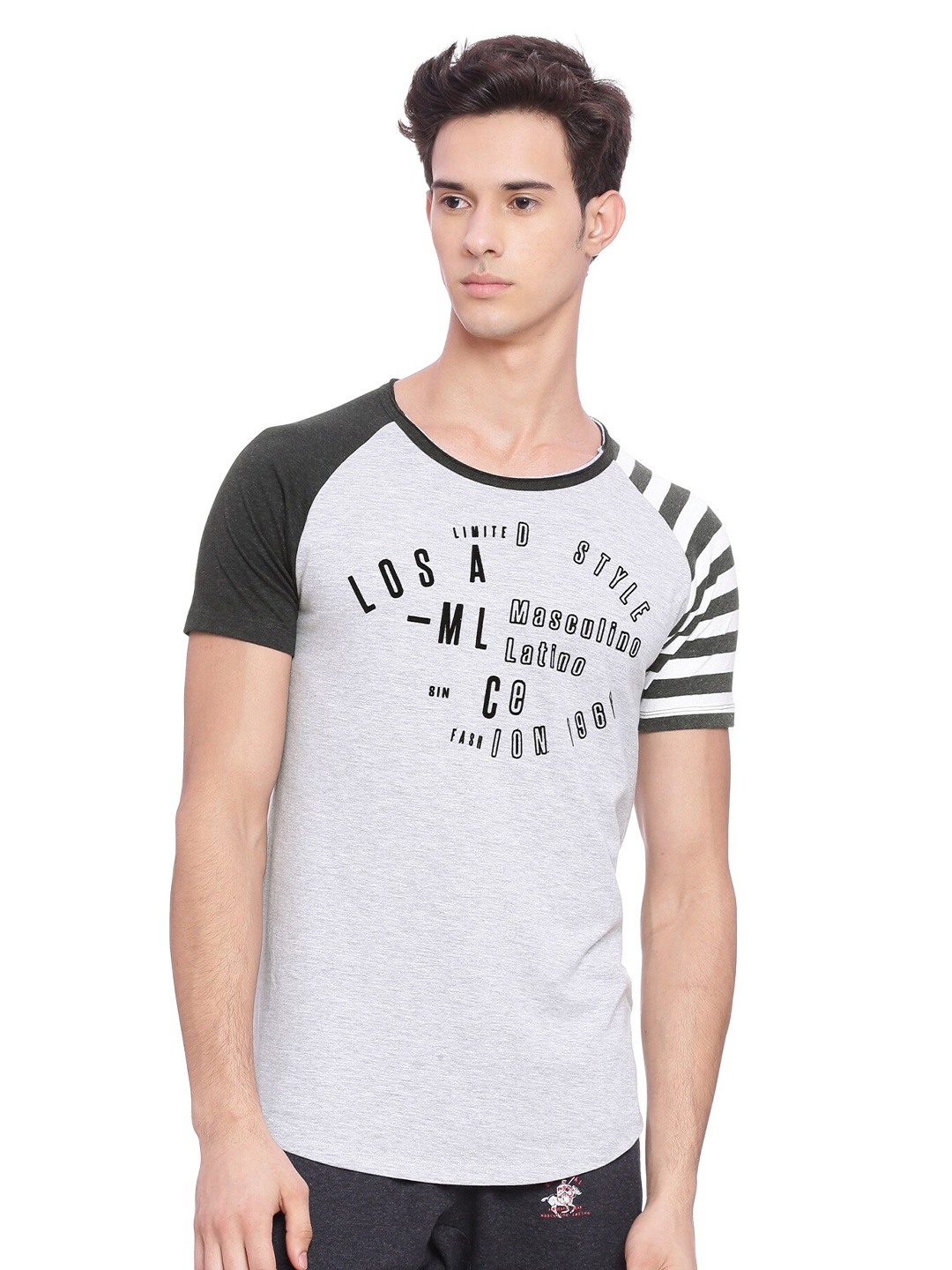

Masculino Latino Men Grey Melange & Black Printed T-shirt