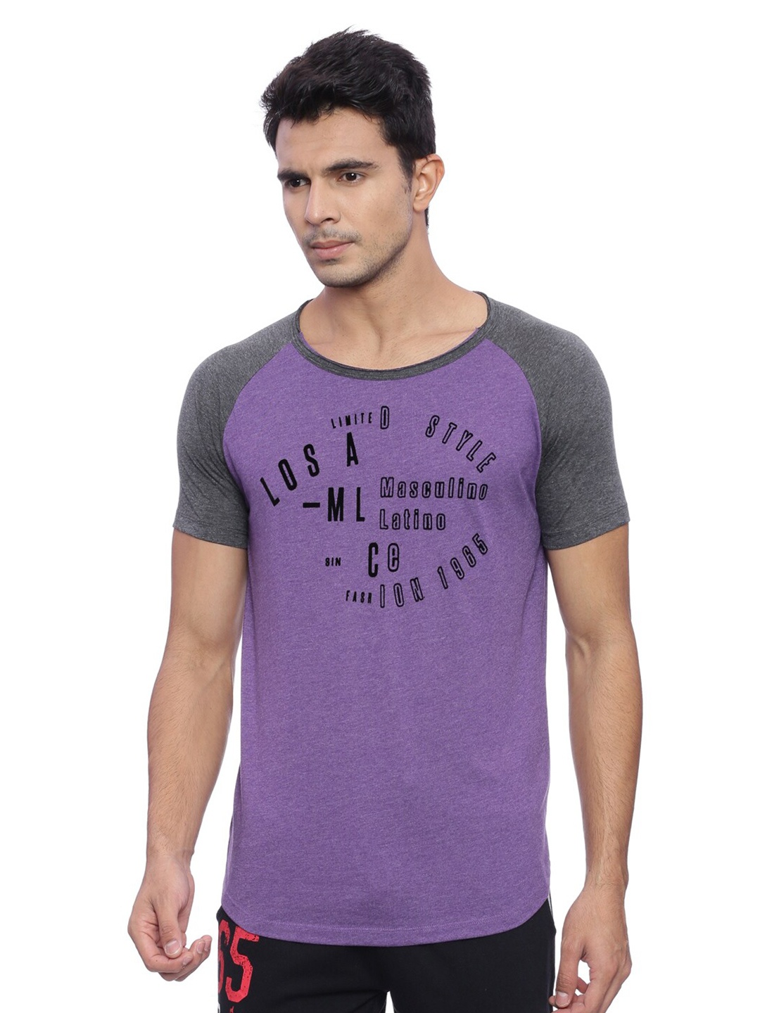 

Masculino Latino Men Purple Typography Printed T-shirt