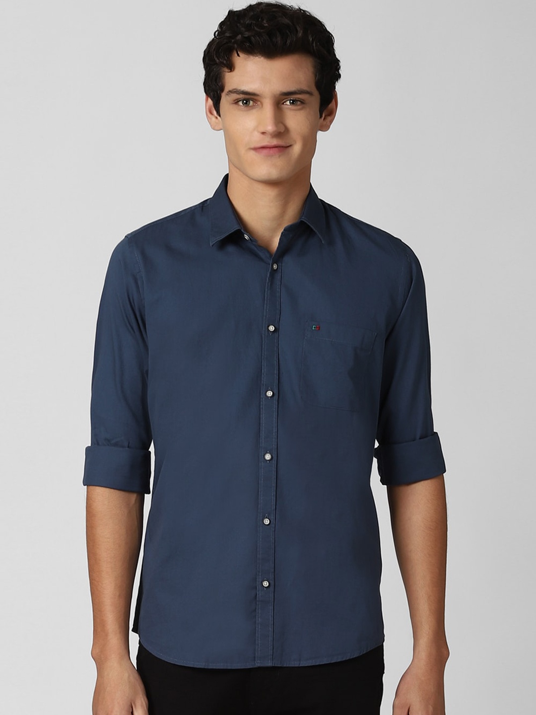 

Peter England Casuals Men Navy Blue Slim Fit Opaque Casual Shirt
