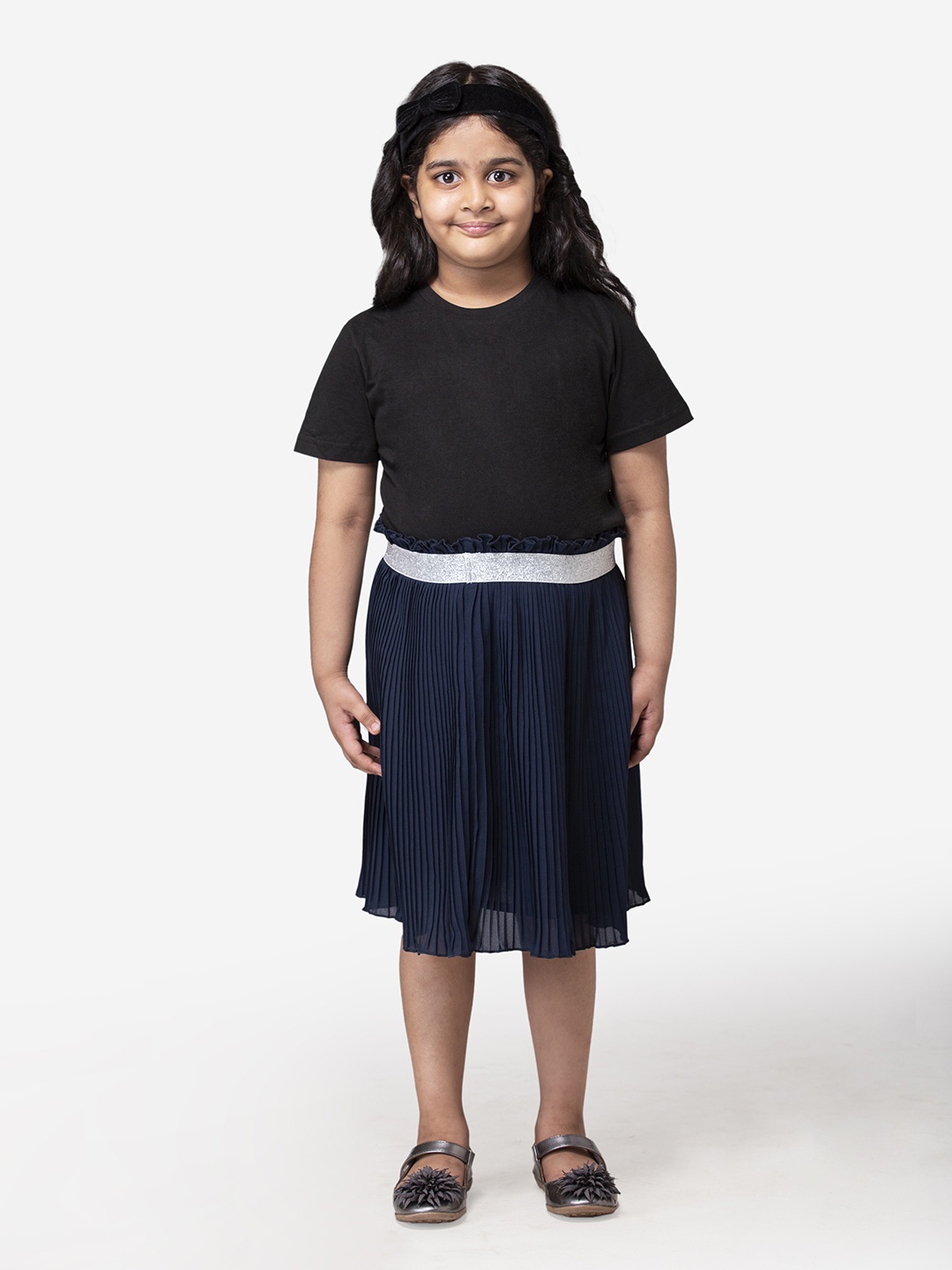 

Hoop Hippo Girls Navy Blue Solid Accordion Pleated Flared Knee-Length Skirt