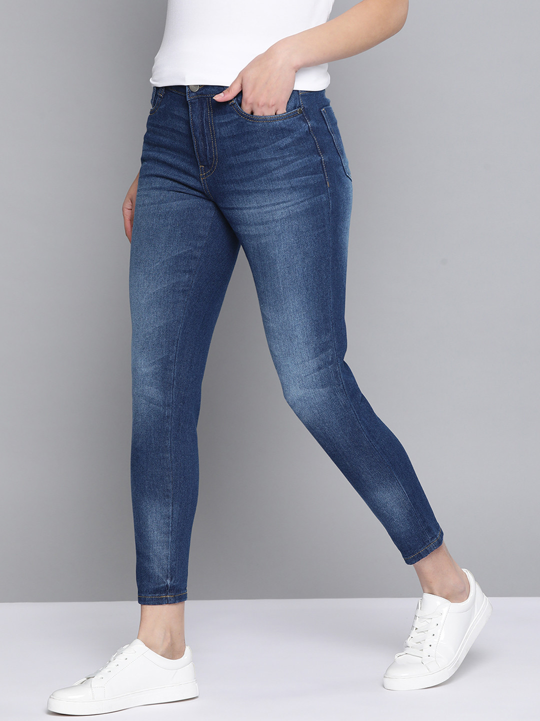 

Mast & Harbour Women Navy Blue Skinny Fit Light Fade Stretchable Jeans