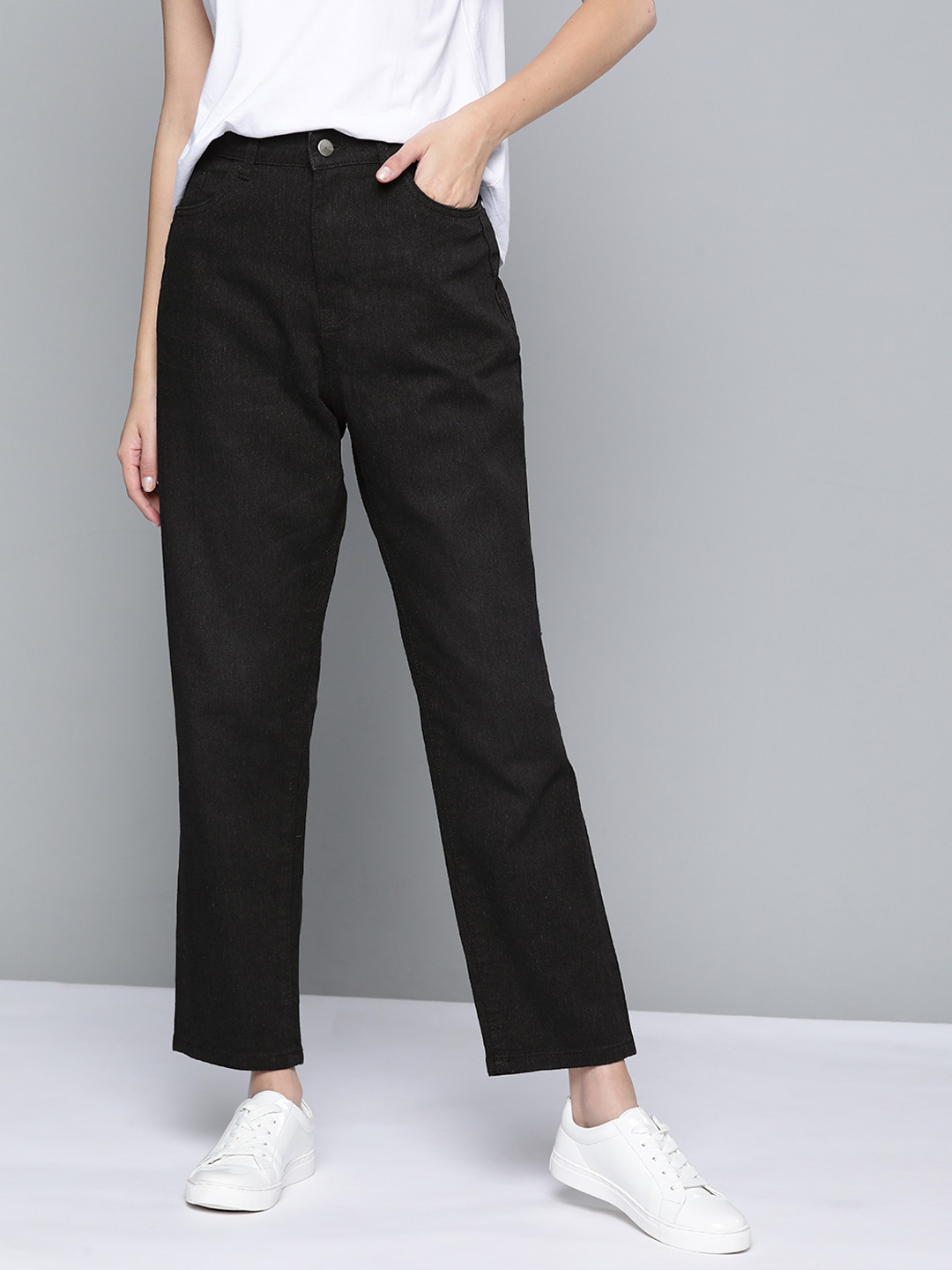 

Mast & Harbour Women Black Boyfriend Fit Stretchable Jeans
