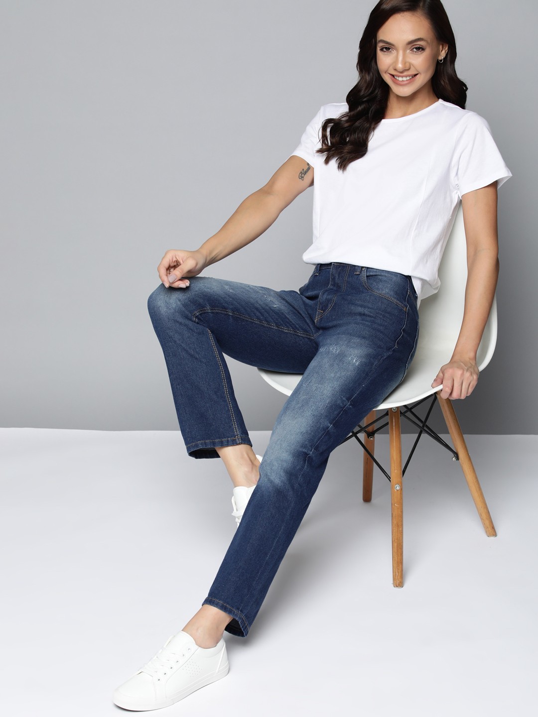 

Mast & Harbour Women Blue Straight Fit Low Distress Light Fade Stretchable Jeans