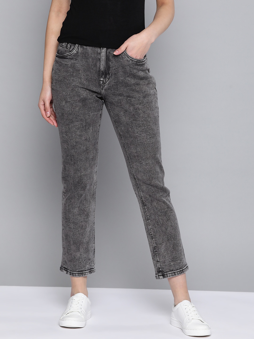 

Mast & Harbour Women Charcoal Grey Straight Fit Light Fade Stretchable Washed Jeans