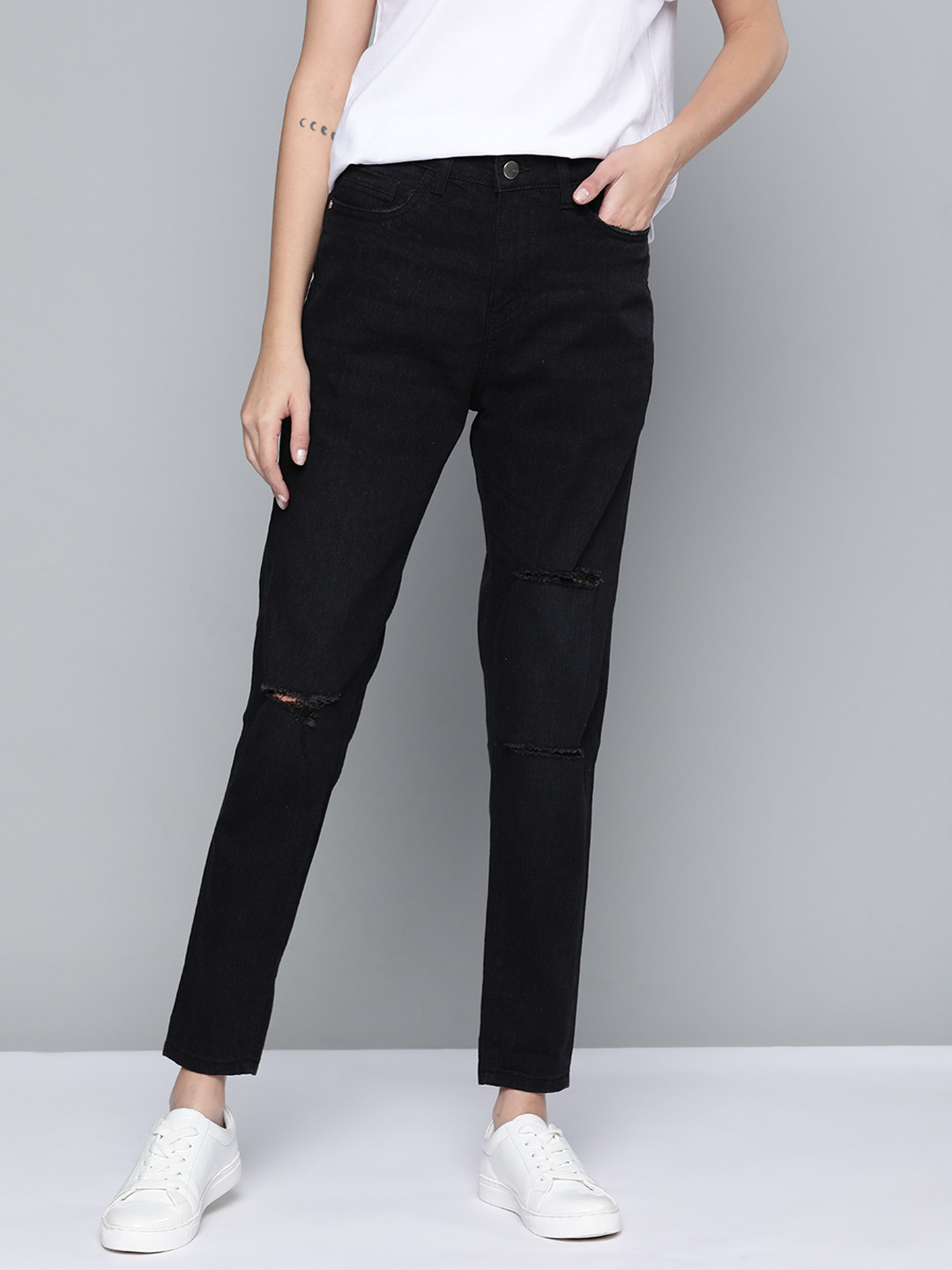 

Mast & Harbour Women Black Skinny Fit Mildly Distressed Stretchable Jeans