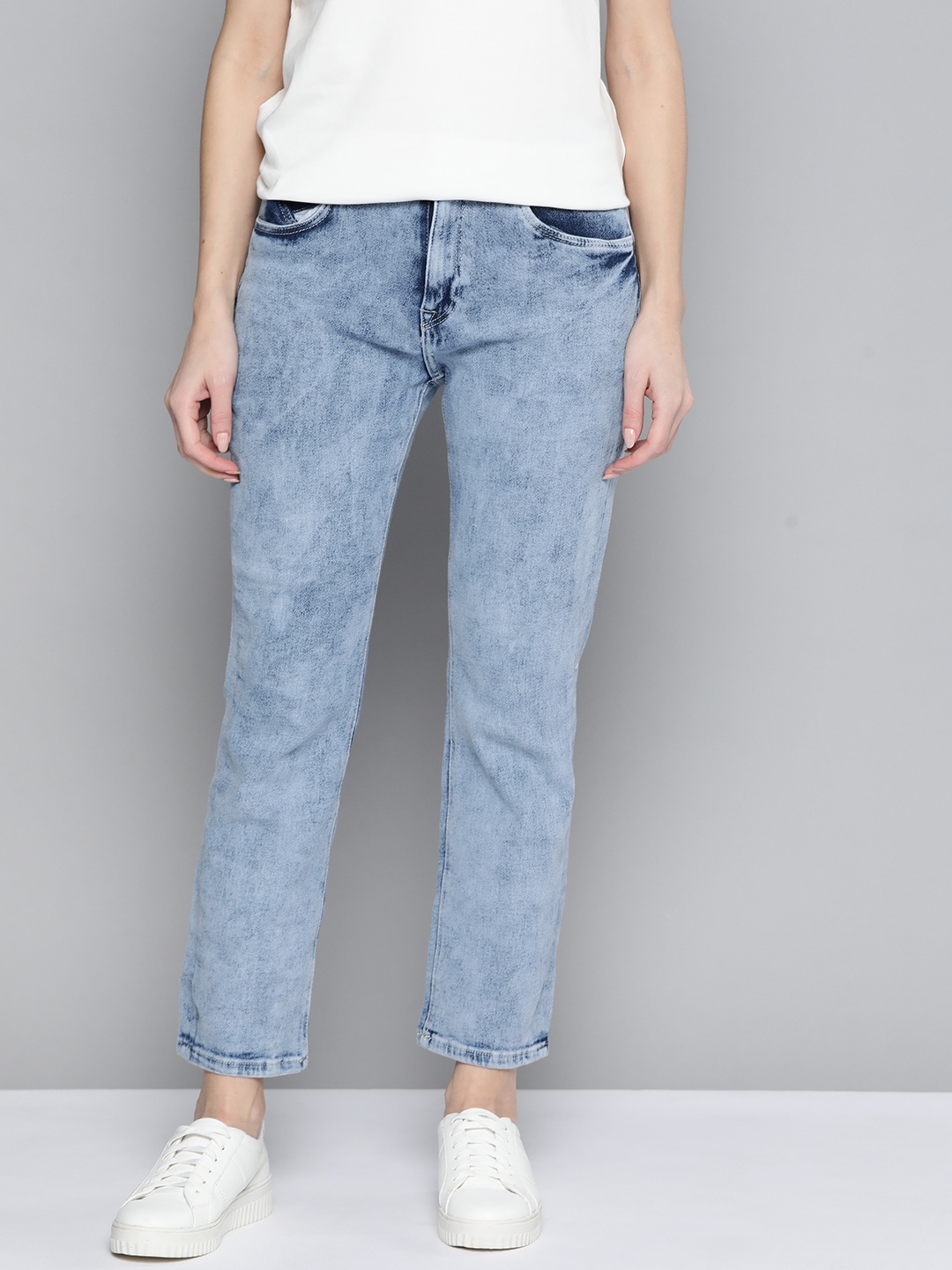 

Mast & Harbour Women Blue Straight Fit Light Fade Stretchable Jeans