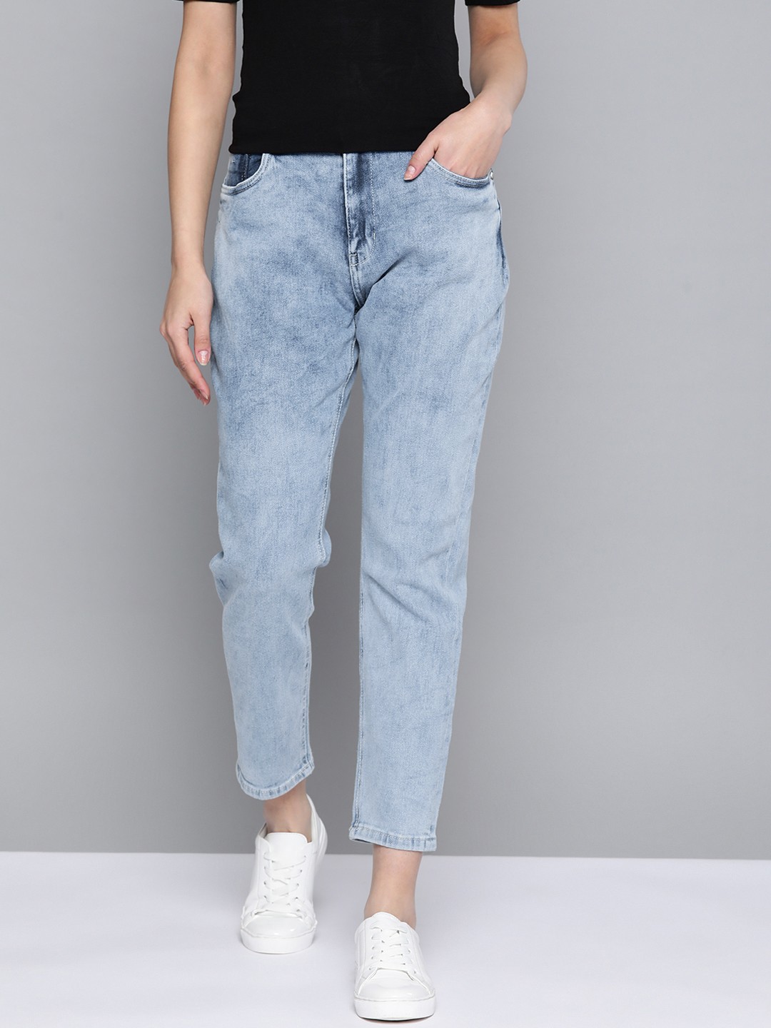 

Mast & Harbour Women Blue Boyfriend Fit Stretchable Jeans