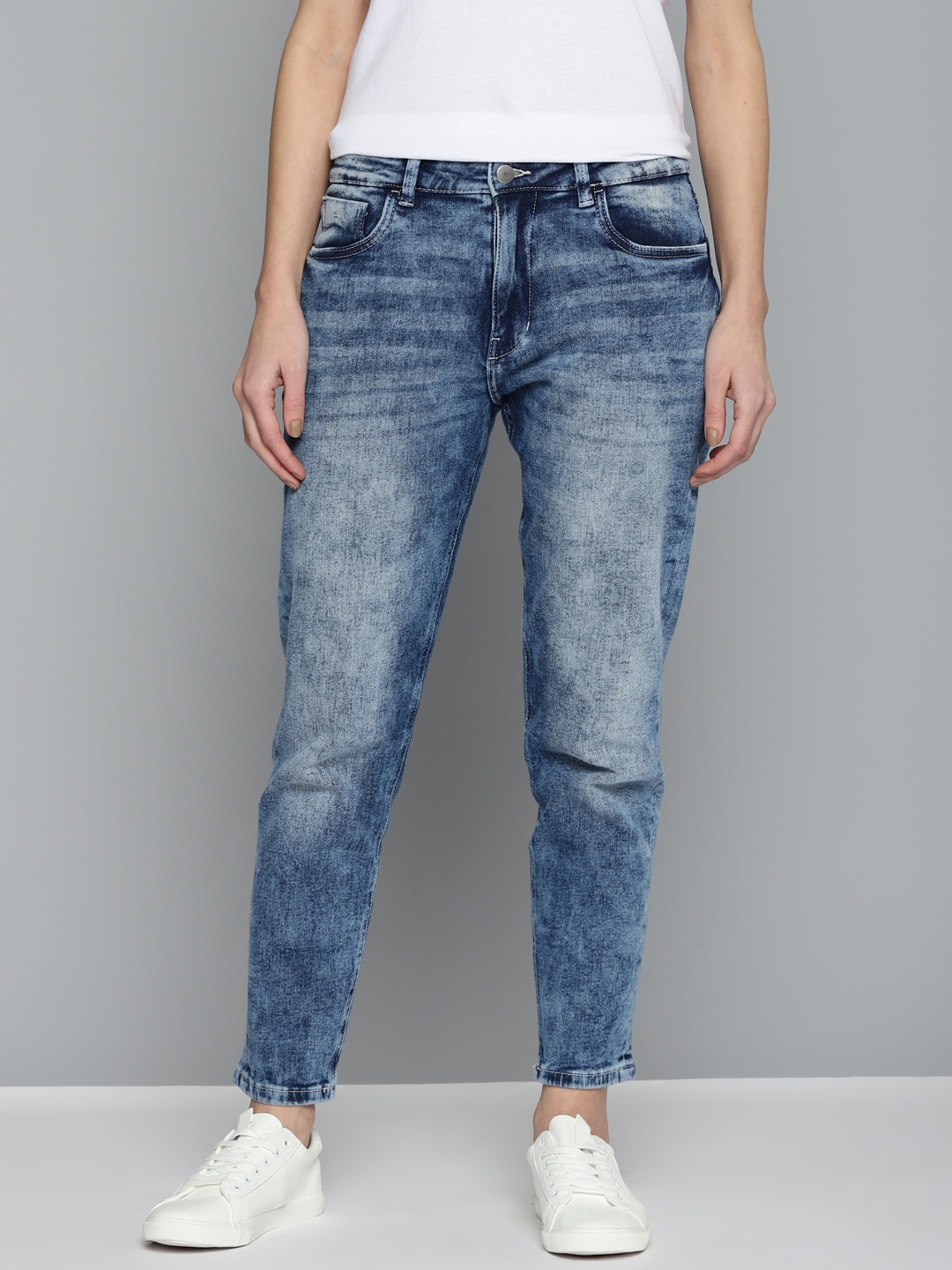 

Mast & Harbour Women Navy Blue Boyfriend Fit Heavy Fade Stretchable Jeans