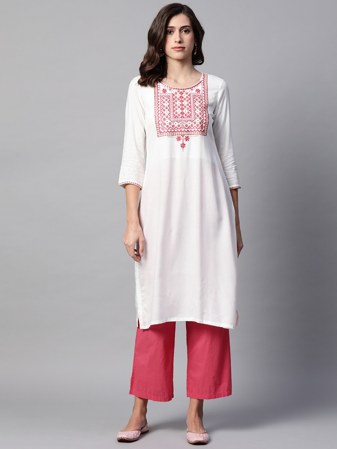 

Rangriti Women White & Pink Ethnic Motifs Embroidered Thread Work Kurta