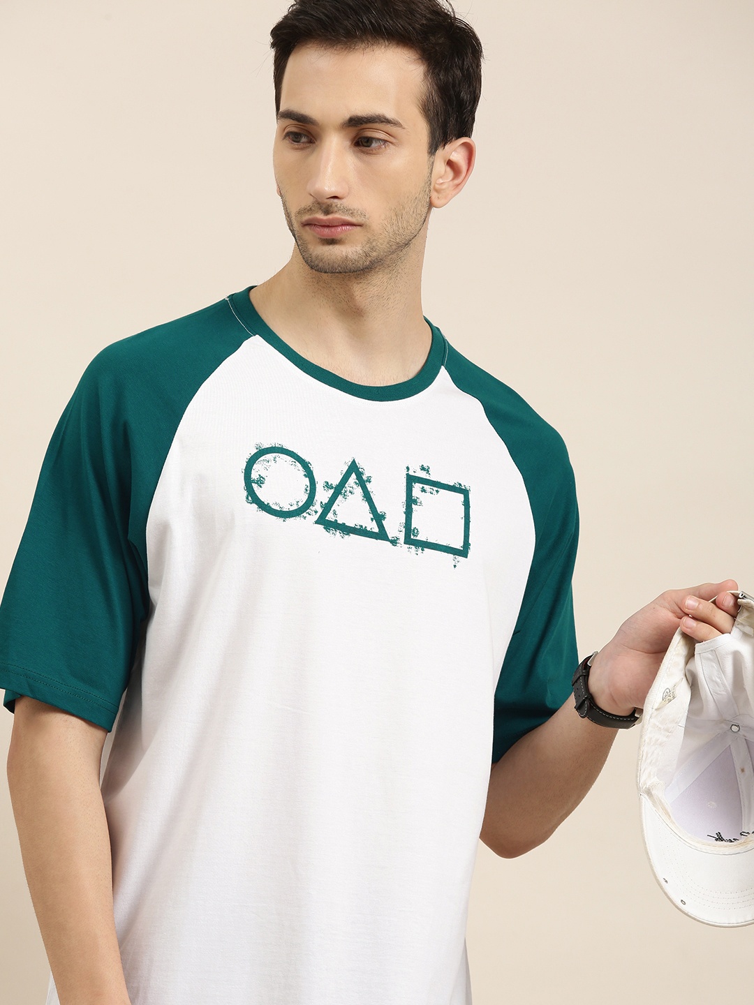 

Difference of Opinion Men White & Teal Colourblocked OversizedT-shirt