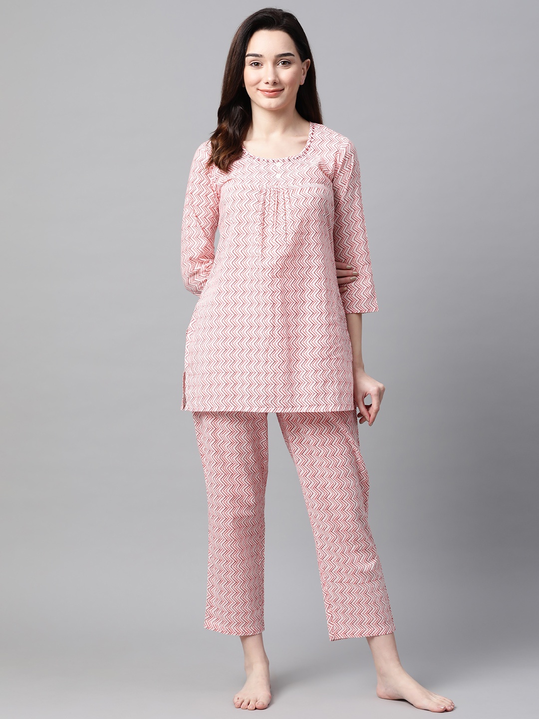 

Meeranshi Women Pink Printed Night suit