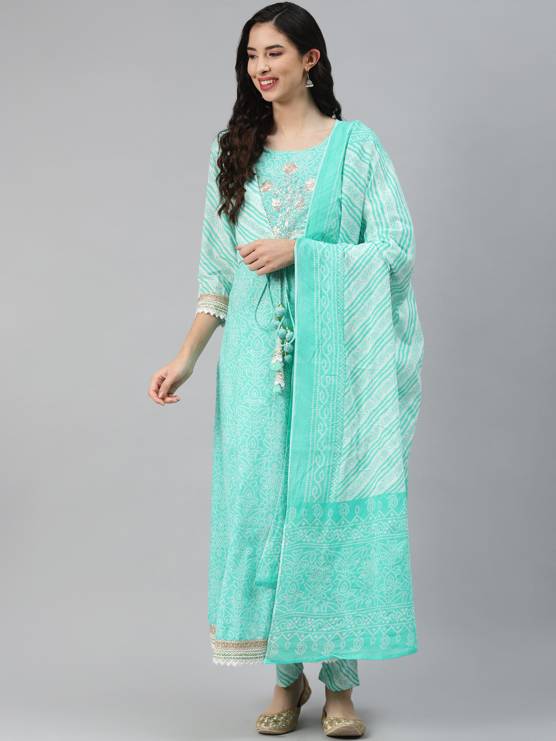 

Silai Bunai Women Green Printed Layered Gotta Patti Pure Cotton Kurta with Trousers & With Dupatta