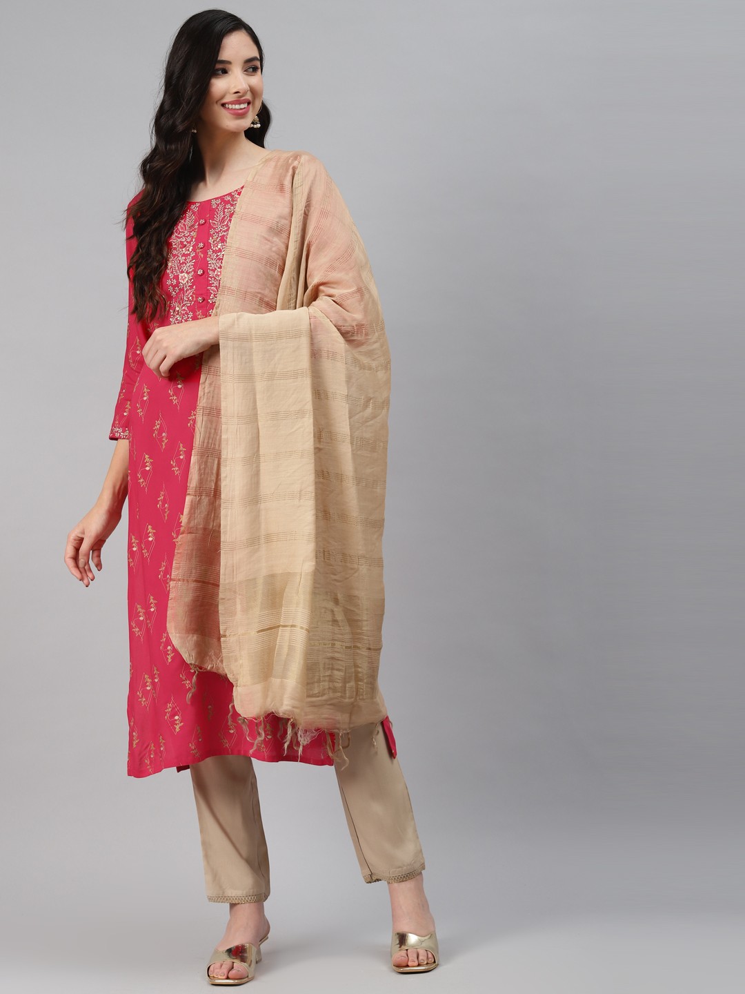 

Silai Bunai Women Pink Ethnic Motifs Printed Regular Thread Work Kurta with Trousers & With Dupatta