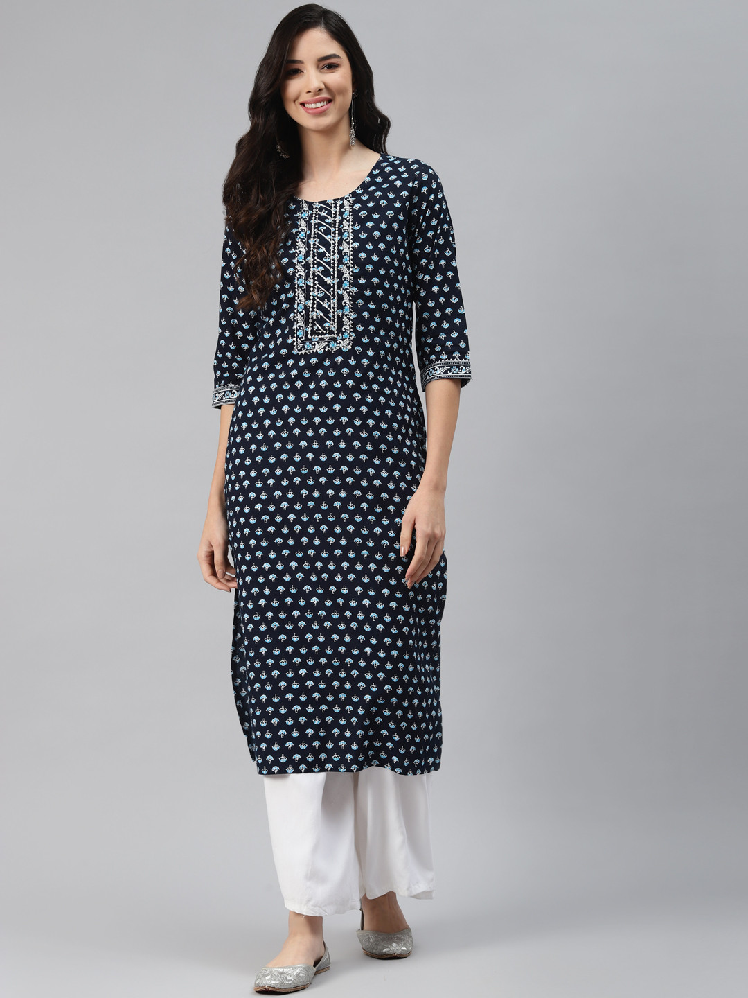 

Silai Bunai Women Navy Blue Printed Straight Kurta
