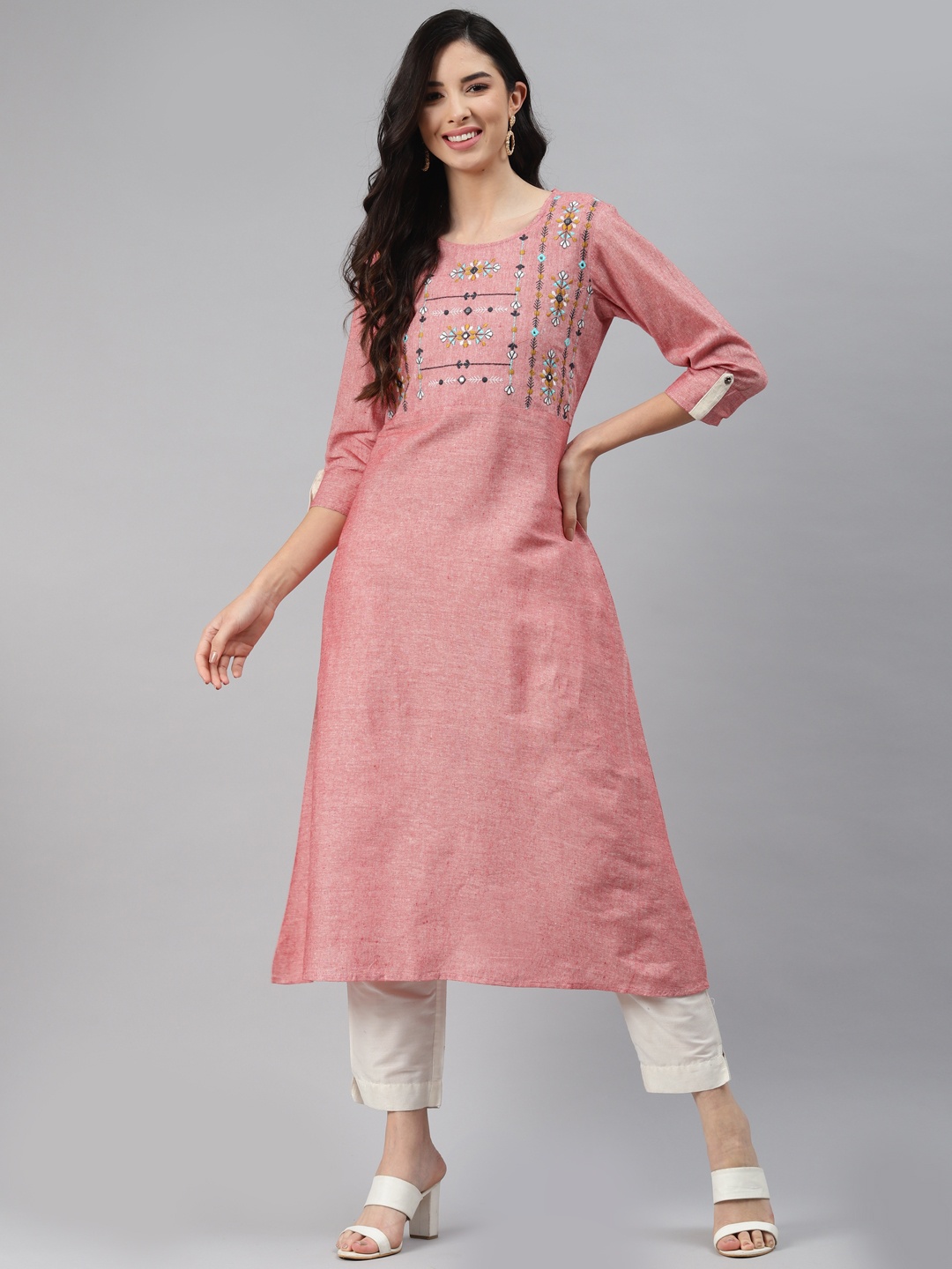 

Silai Bunai Women Pink Kurta