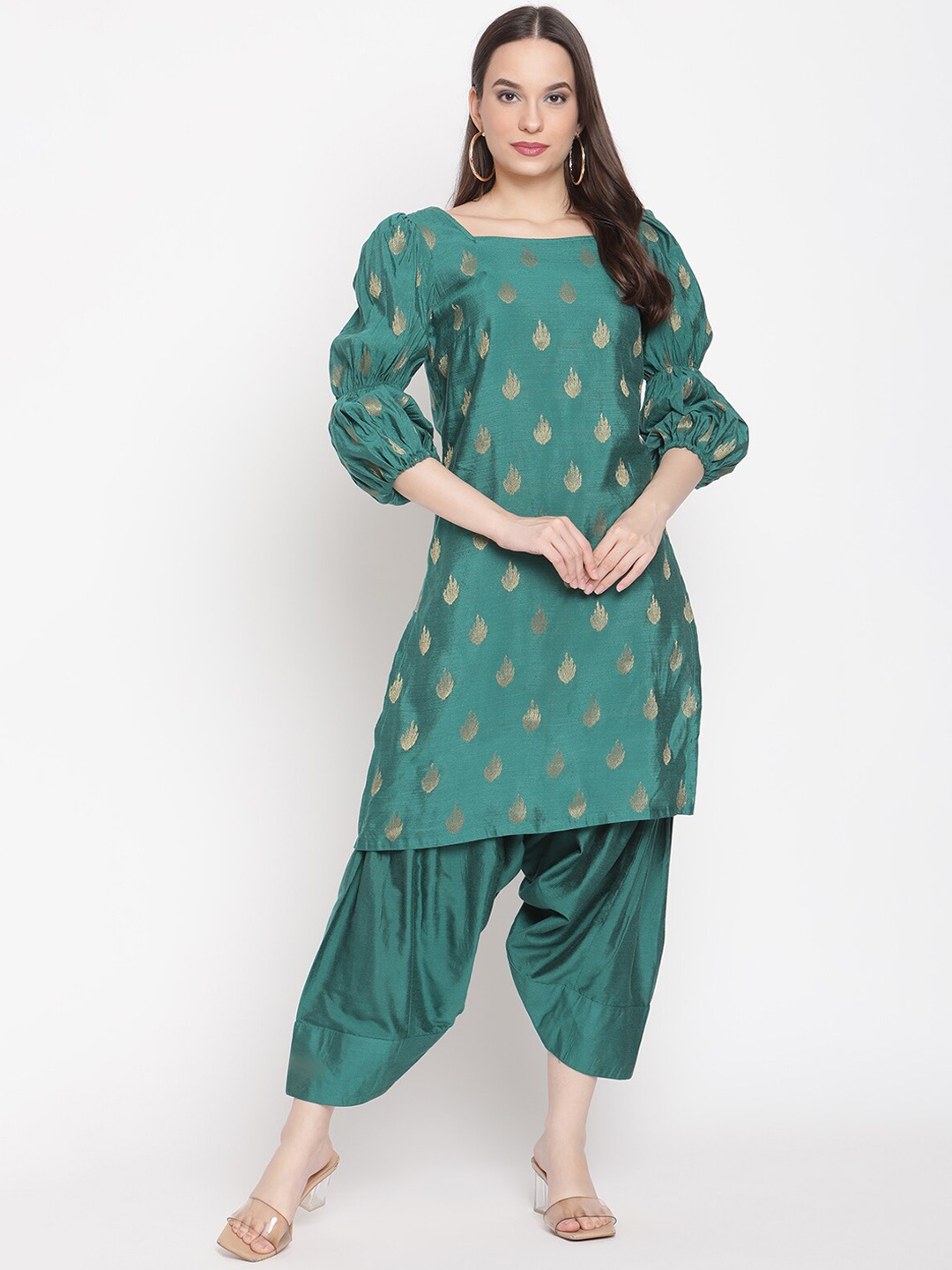 

Abhishti Women Green & Golden Woven Design Banarasi Kurta