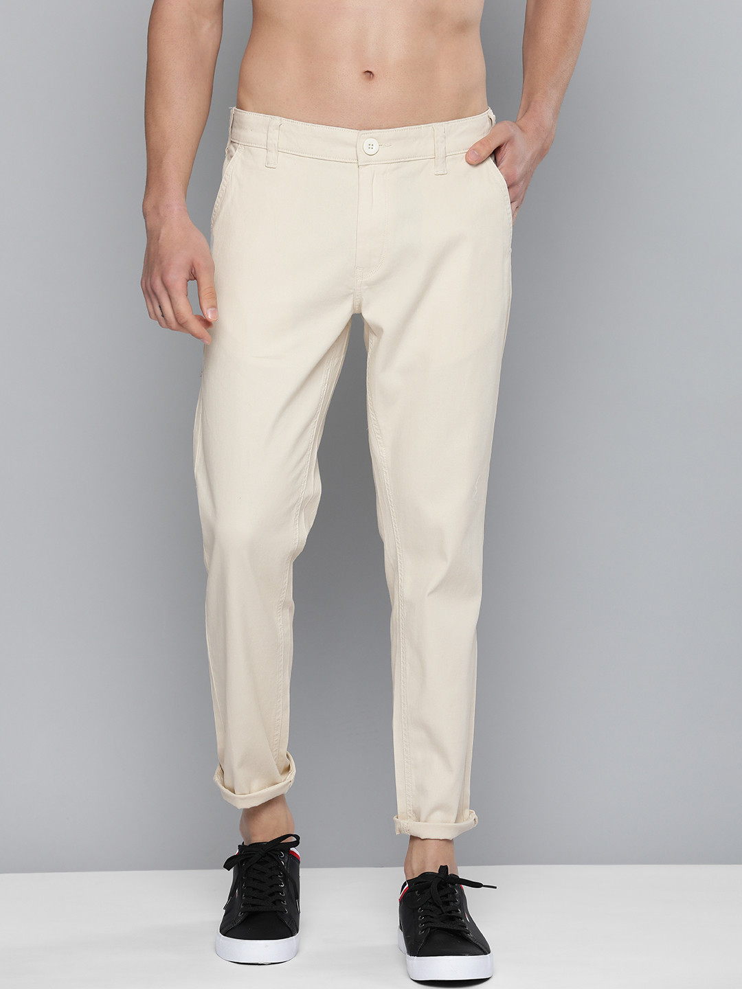 

HERE&NOW Men Beige Solid Mid Rise Casual Chinos Trousers
