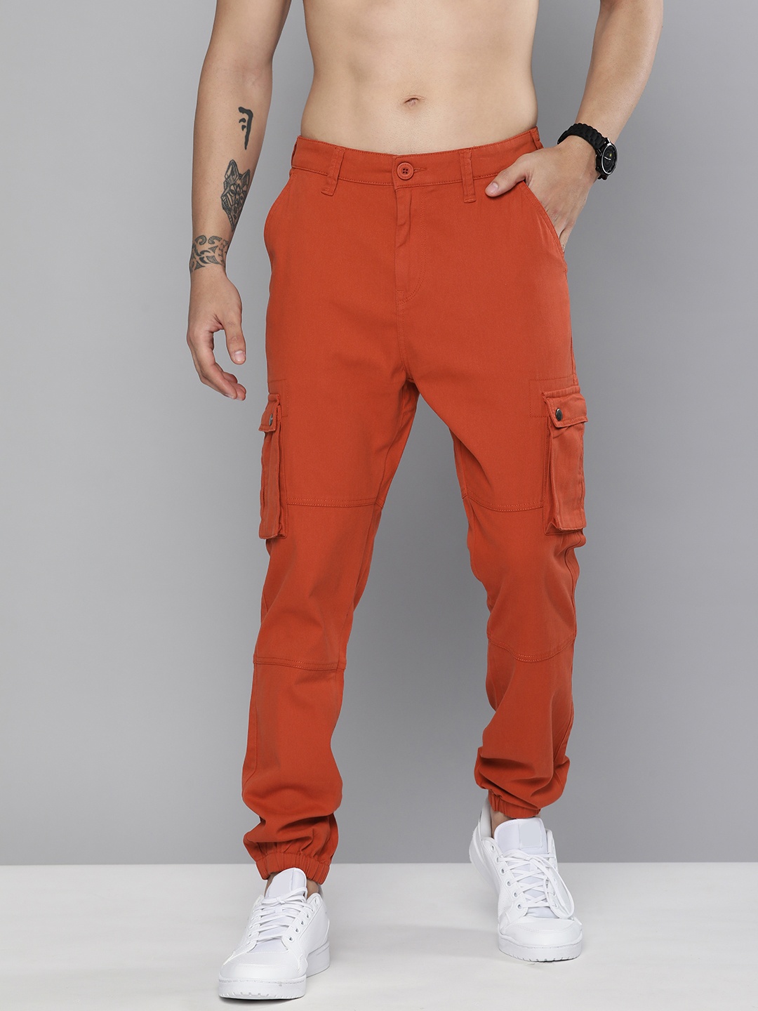 

HERE&NOW Men Rust Solid Casual Cargos Trousers