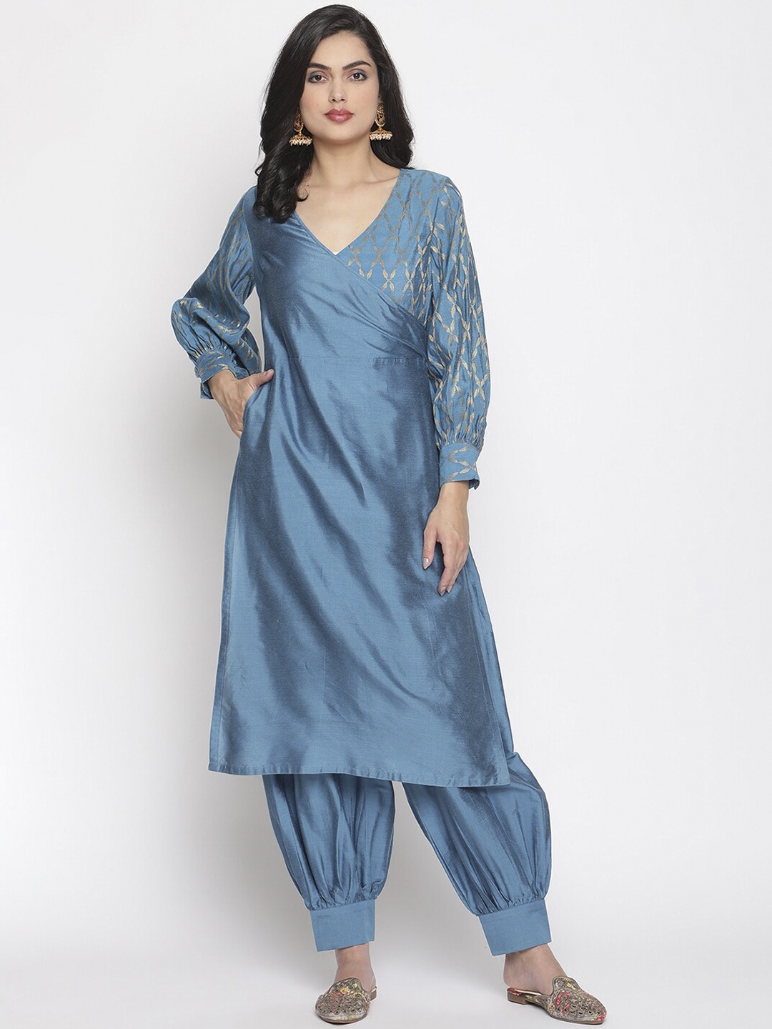 

Abhishti Women Blue Woven Design Banarasi Kurta Set