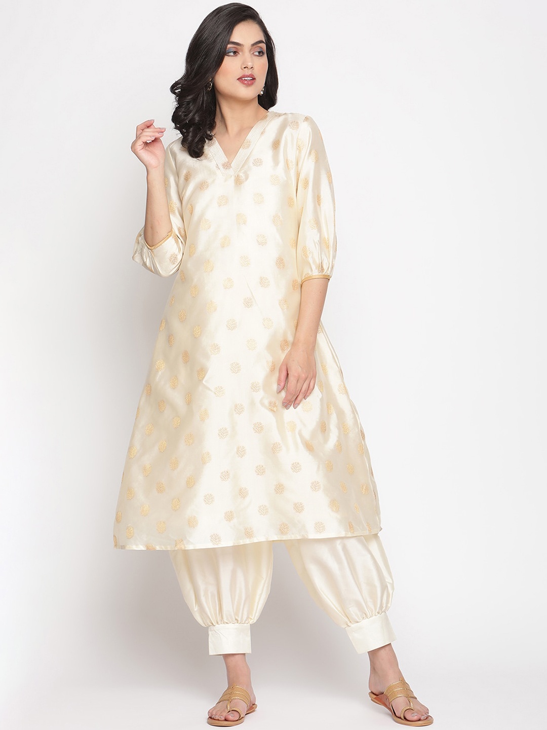 

Abhishti Women Cream-Coloured Ethnic Motifs Regular Kurta with Trousers