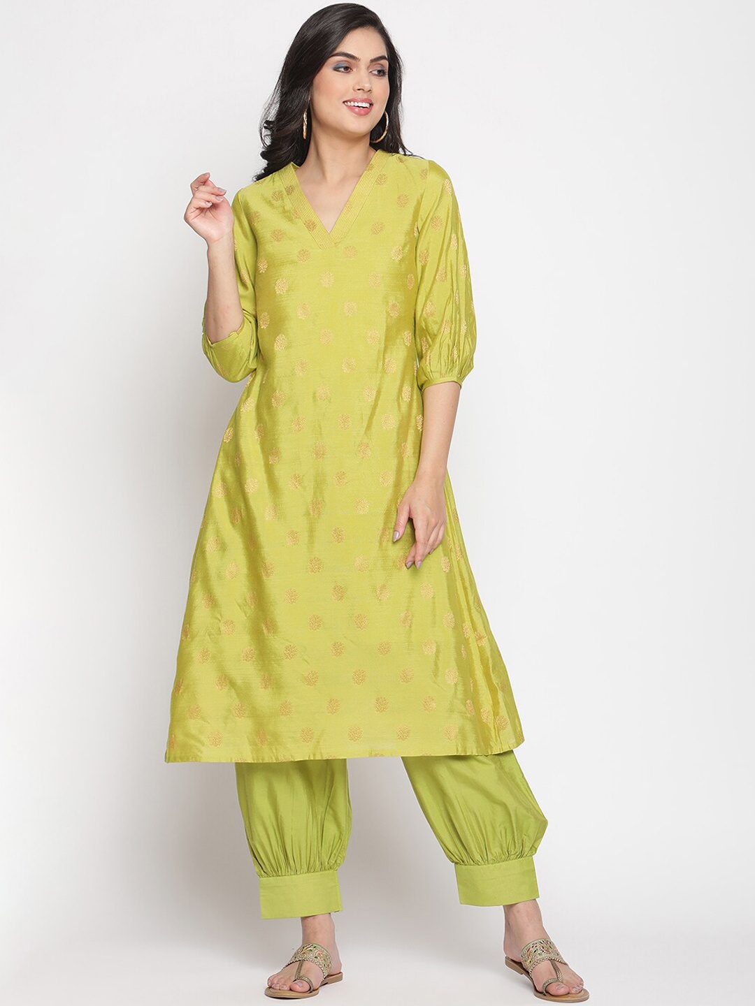 

Abhishti Women Green Layered Kurti with Churidar