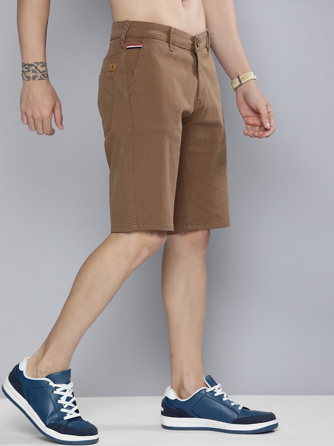 

HERE&NOW Men Brown Solid Above Knee Mid Rise Casual Chino Shorts