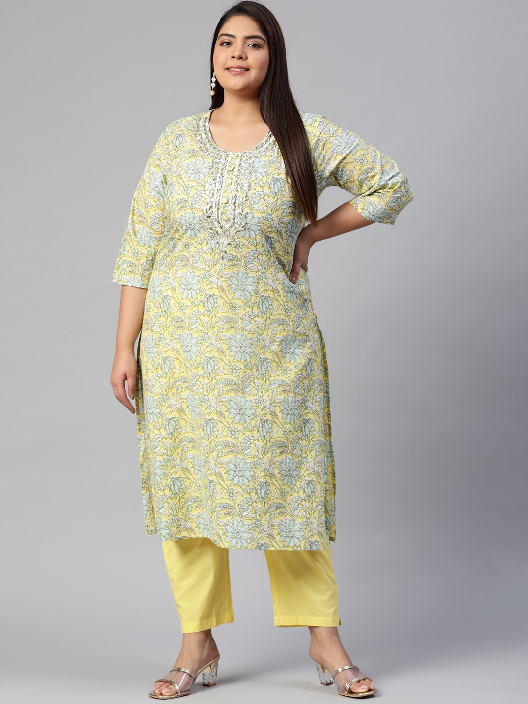 

Divena Women Yellow Floral Printed Regular Pure Cotton Kurta with Palazzos