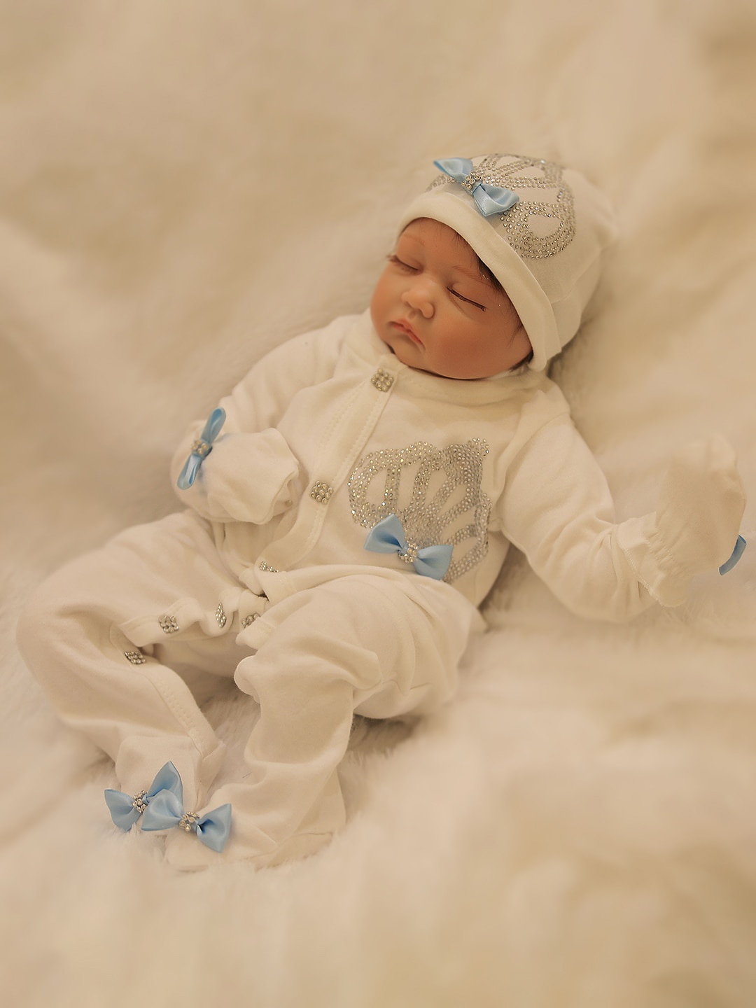 

TINY MINY ME Kids Boys White Sleepsuit, Cap & Mittens