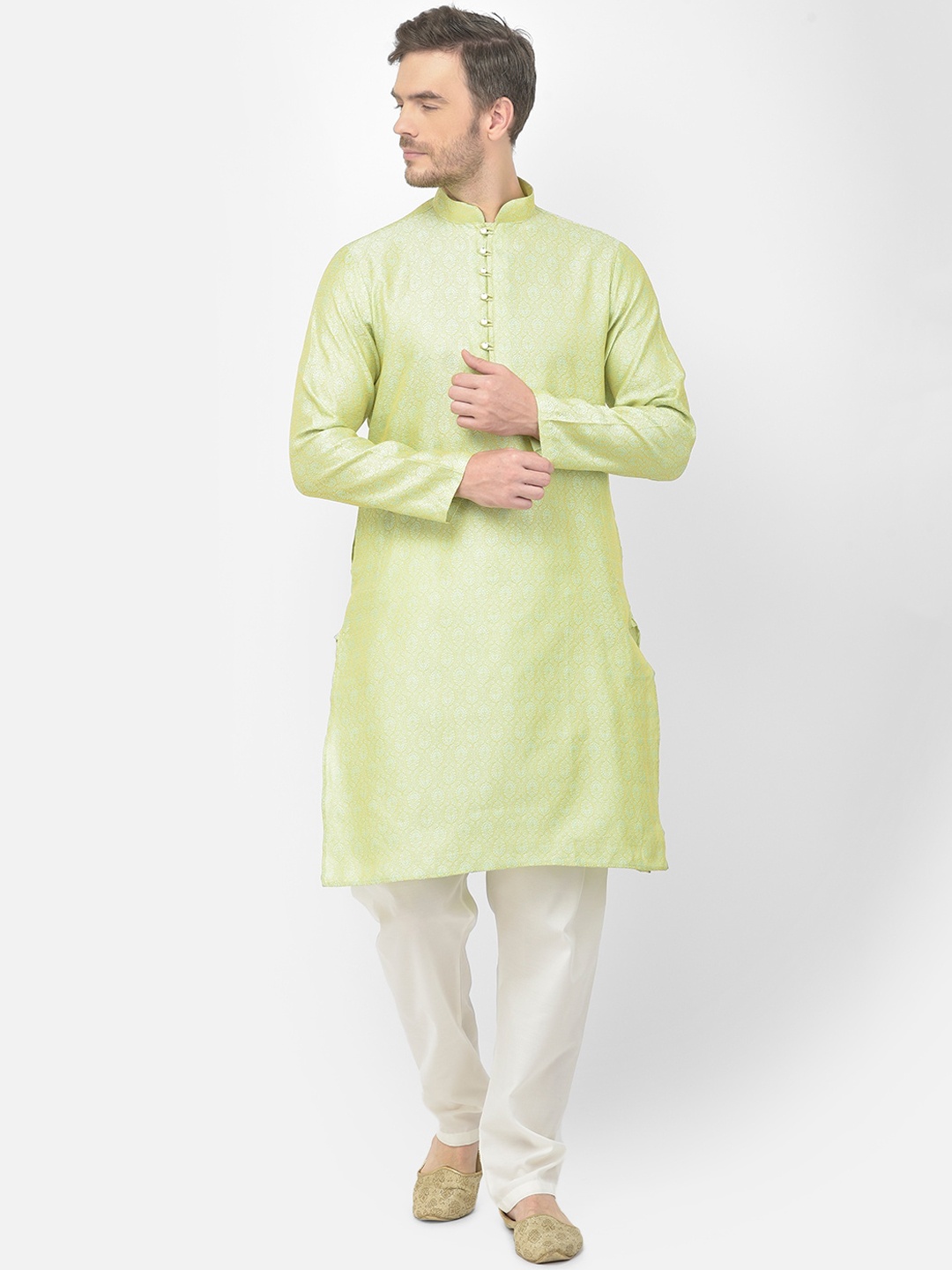 

SG LEMAN Men Green & Ethnic Motifs Woven Design Regular Raw Kurta with Pyjamas