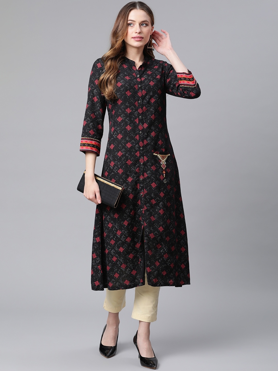 

Rangriti Women Black Printed Kurta