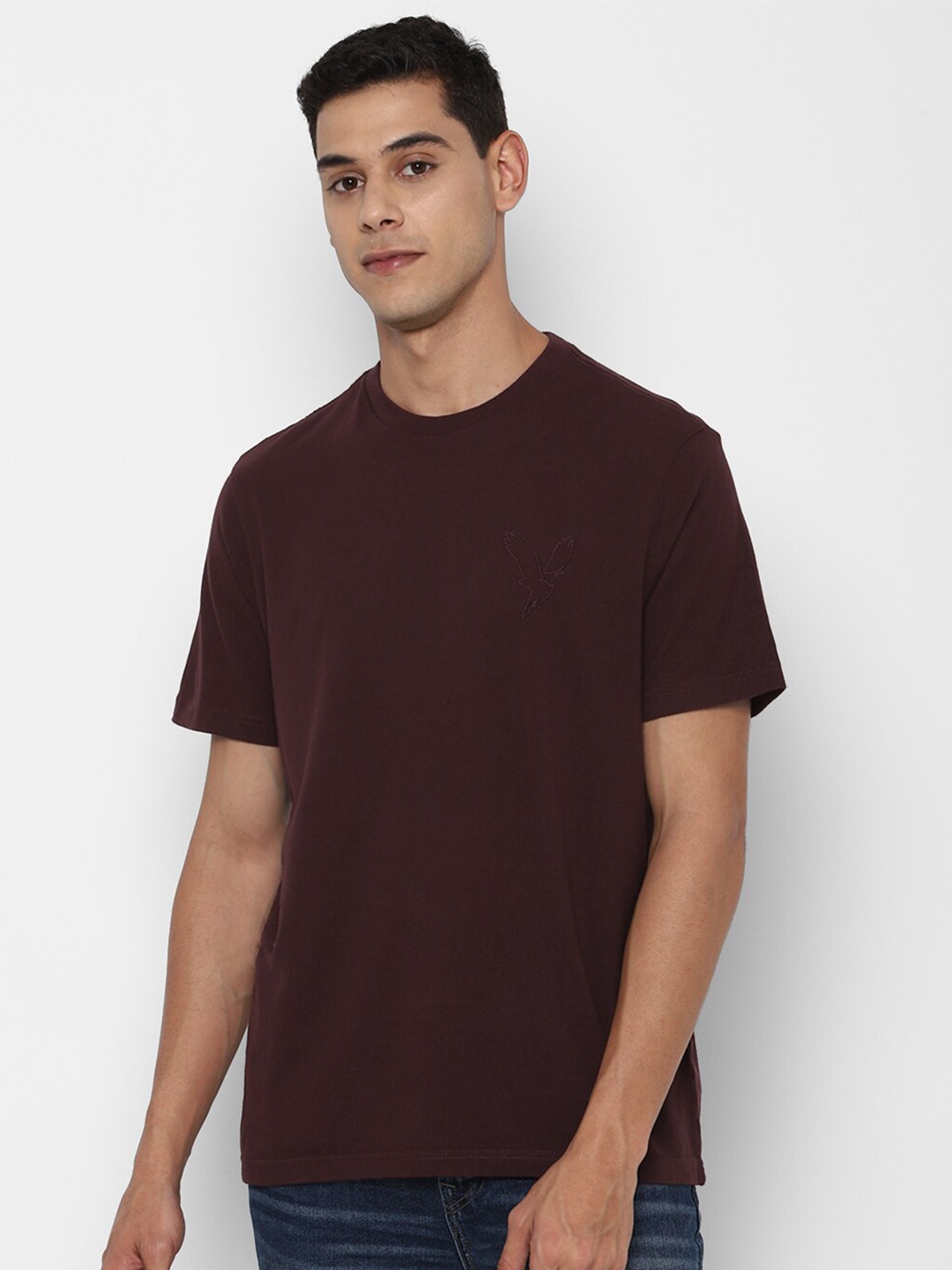 

AMERICAN EAGLE OUTFITTERS Men Burgundy Solid Cotton T-shirt