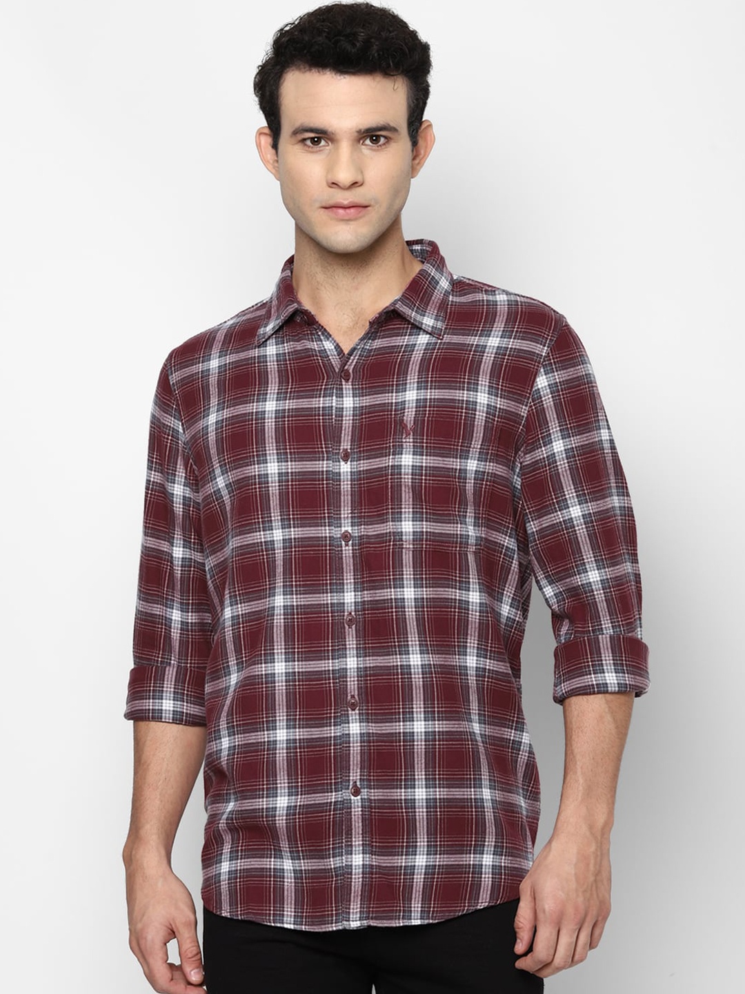 

AMERICAN EAGLE OUTFITTERS Men Burgundy Slim Fit Opaque Checked Casual Shirt