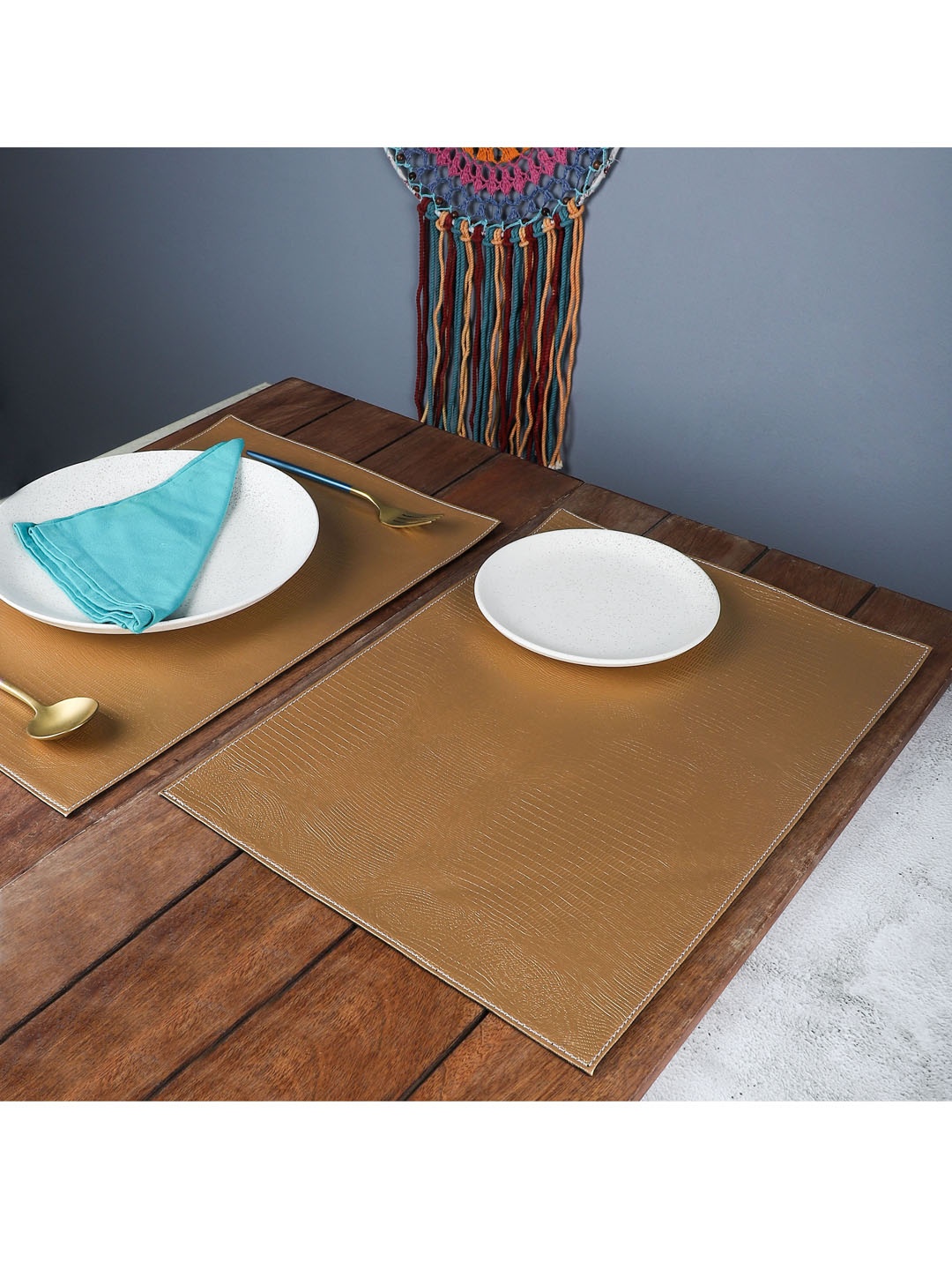 

The Decor Mart Pack Of 4 Gold Solid Table Placemats