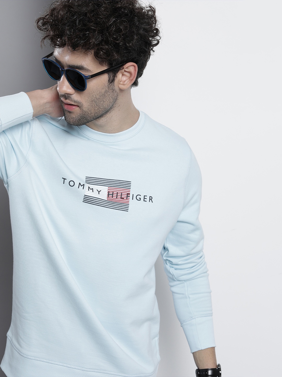 

Tommy Hilfiger Men Blue Printed Sweatshirt