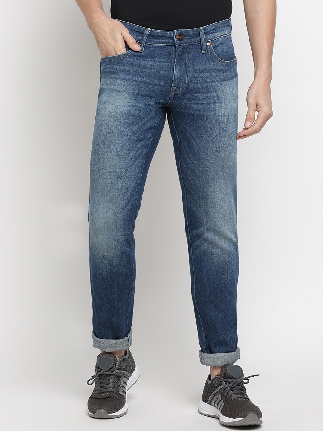

Wrangler Men Blue Slim Fit Low-Rise Light Fade Stretchable Jeans
