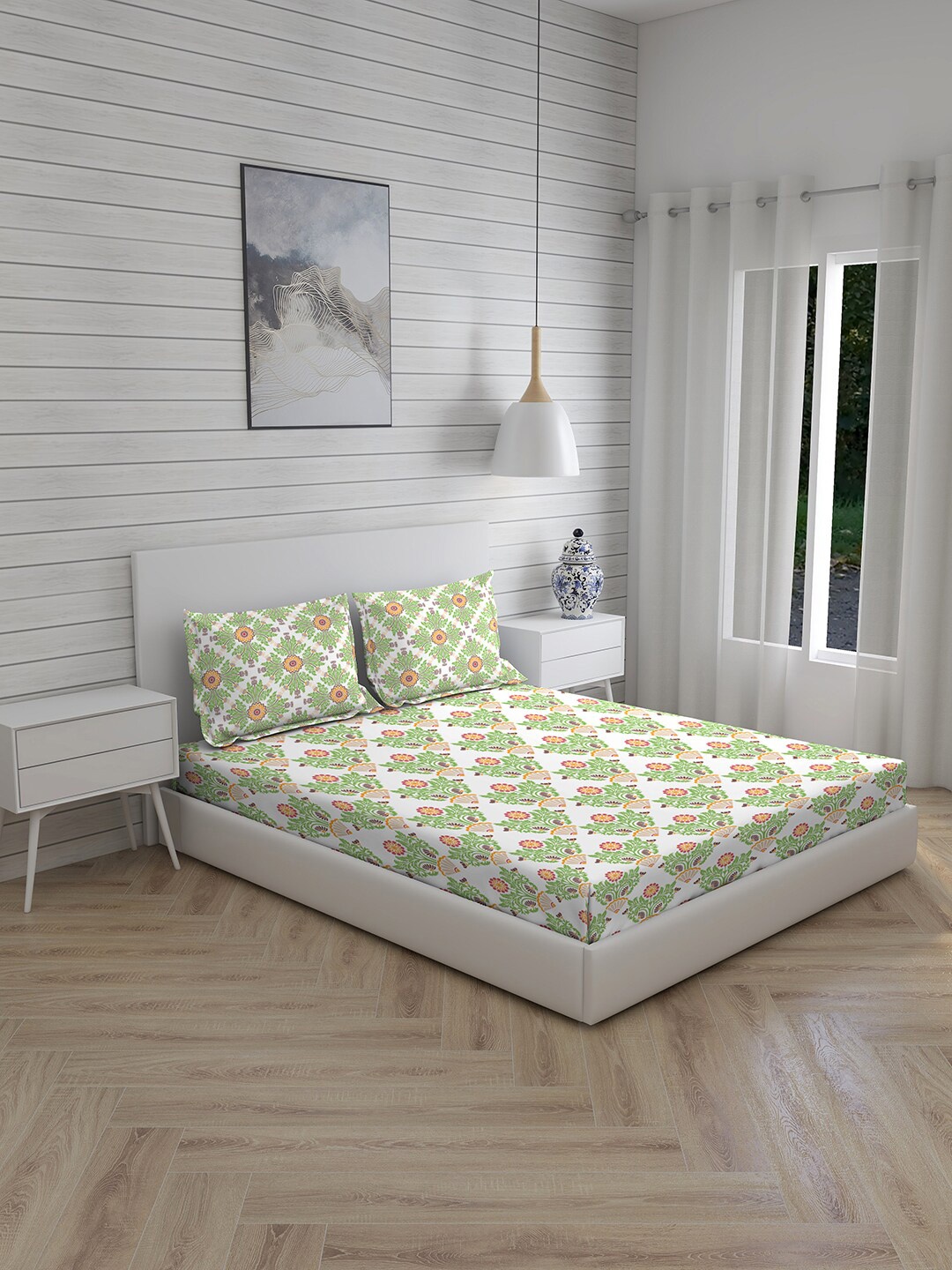 

Boutique Living India White & Green Cotton 144 TC King Bedsheet with 2 Pillow Covers