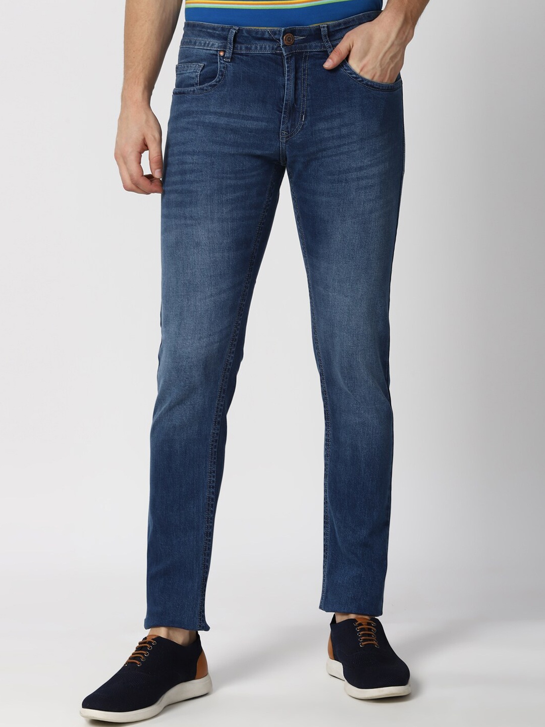 

Peter England Casuals Men Navy Blue Tapered Fit Light Fade Jeans