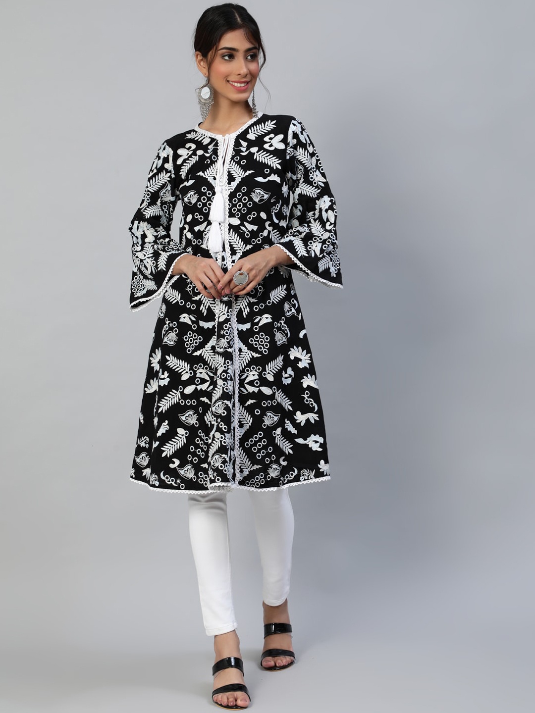 

Ishin Women Black & White Floral Embroidered Flared Sleeves Floral Kurta