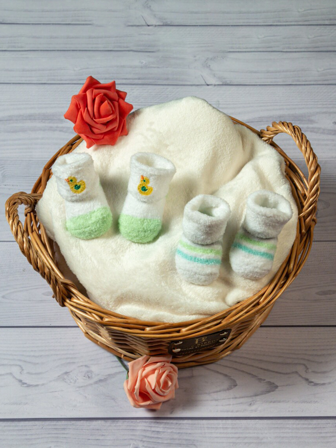 

Baby Moo Infants Kids Pack Of 2 Patterned Shoe Liners, Green