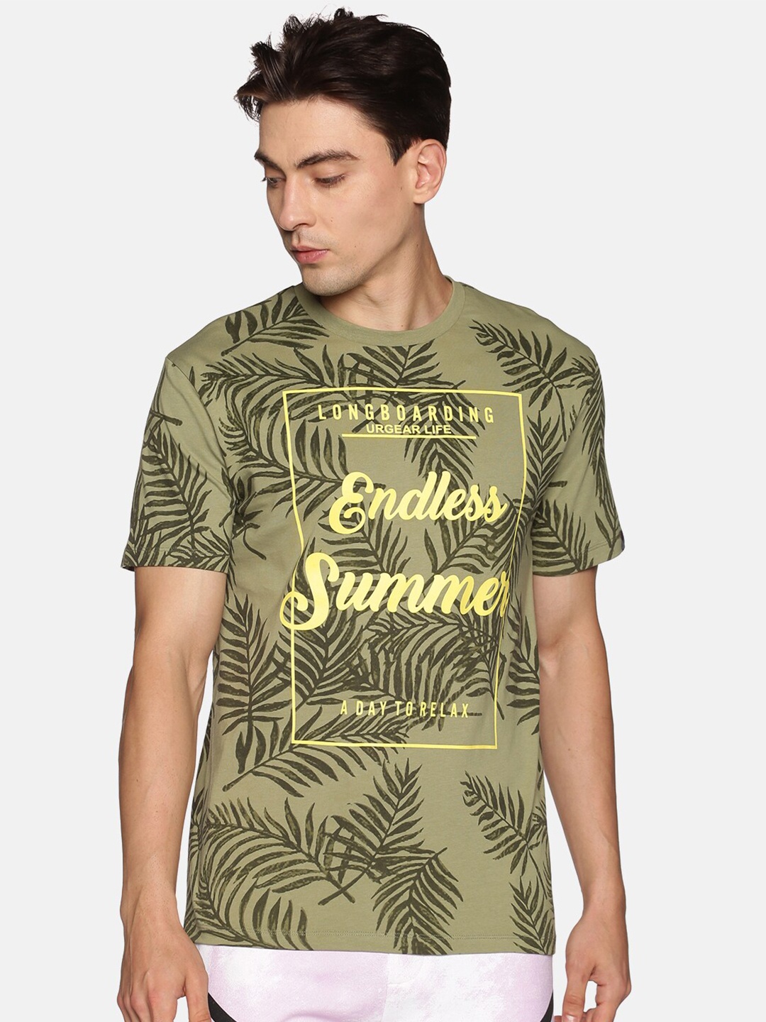 

UrGear Men Green Printed Tropical Cotton T-shirt
