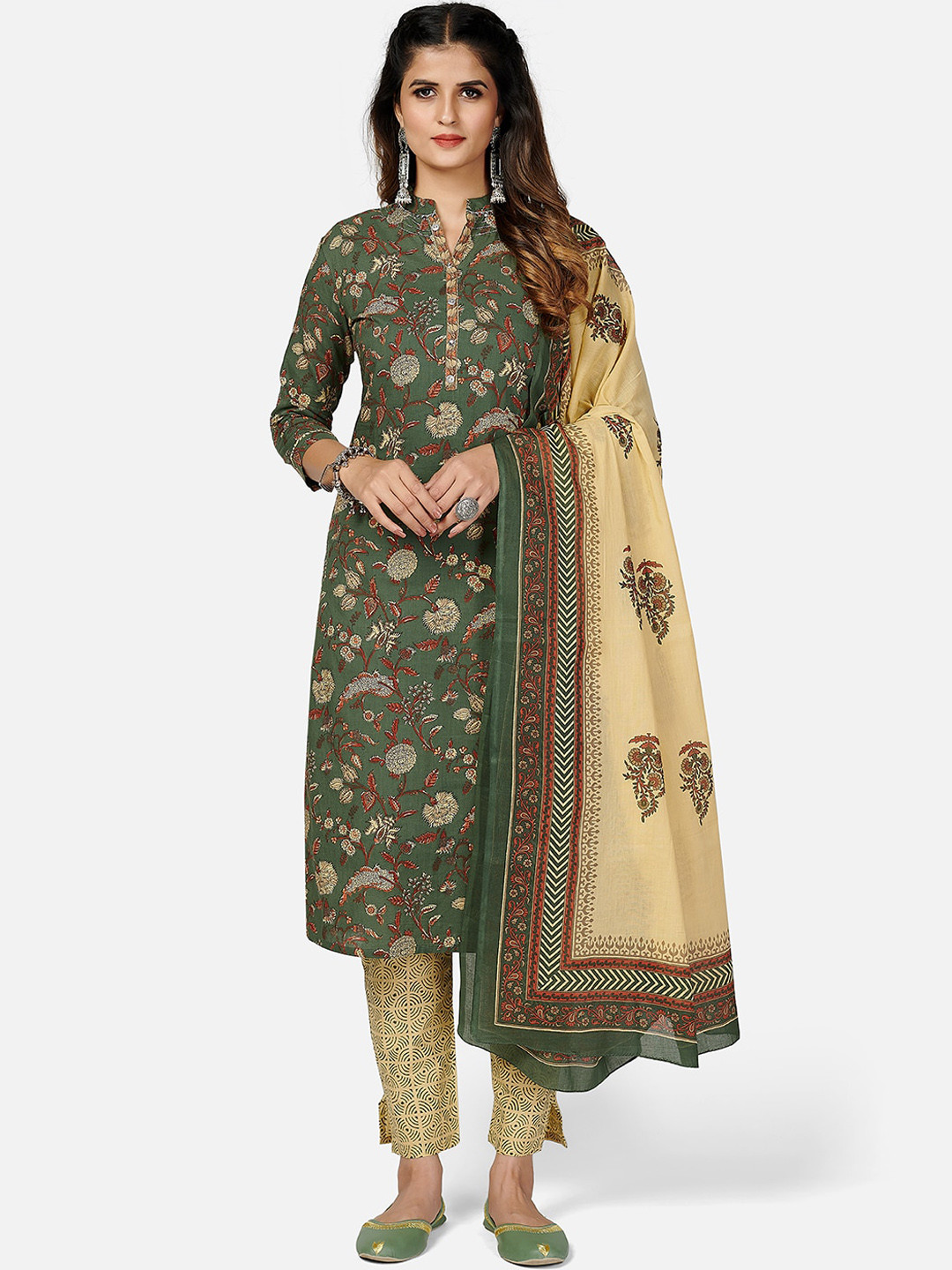 

Vbuyz Women Green Floral Printed Regular Gotta Patti Pure Cotton Kurta with Trousers & With Dupatta