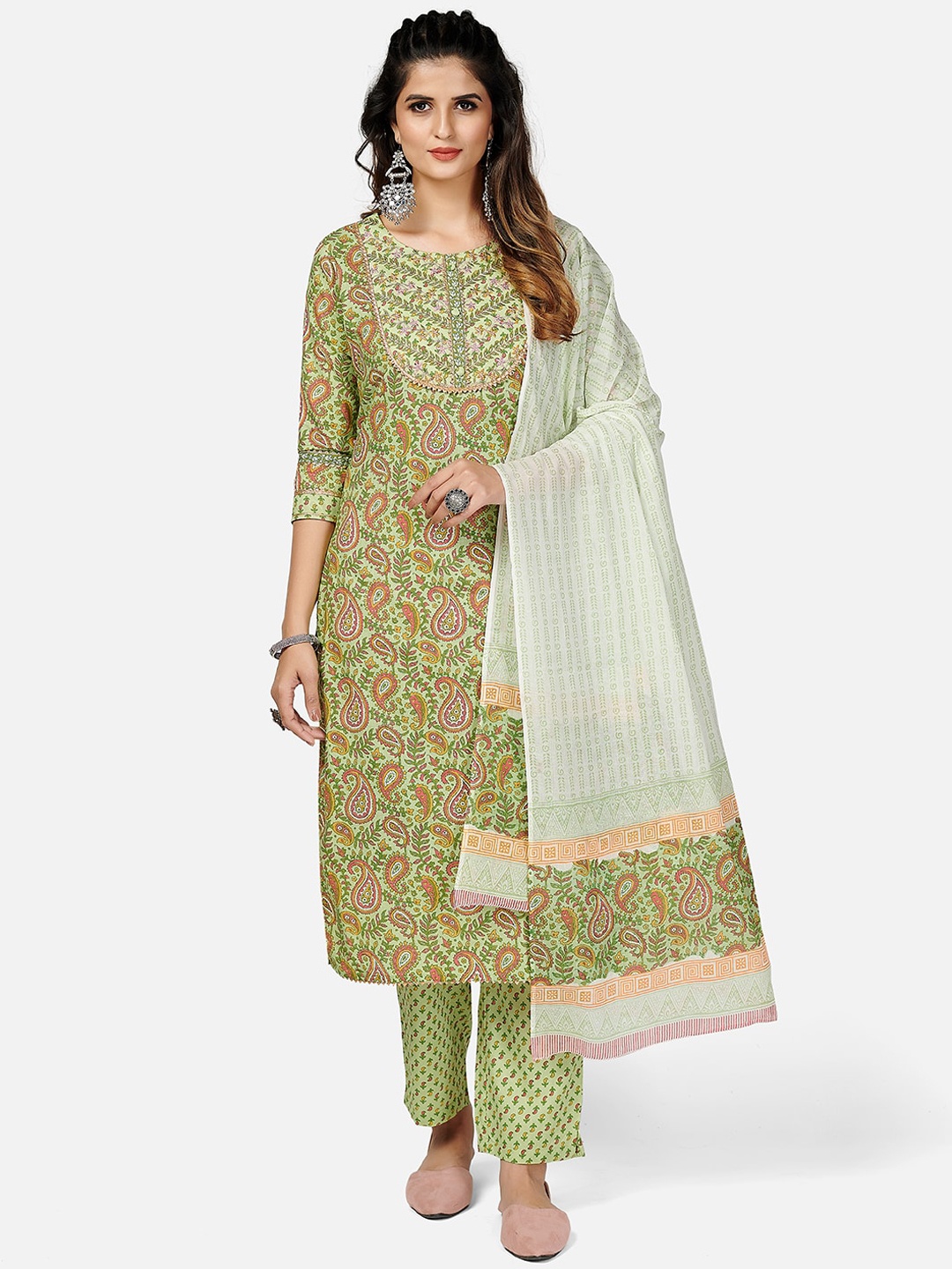 

Vbuyz Women Green Floral Printed Regular Thread Work Pure Cotton Kurta with Trousers & With Dupatta