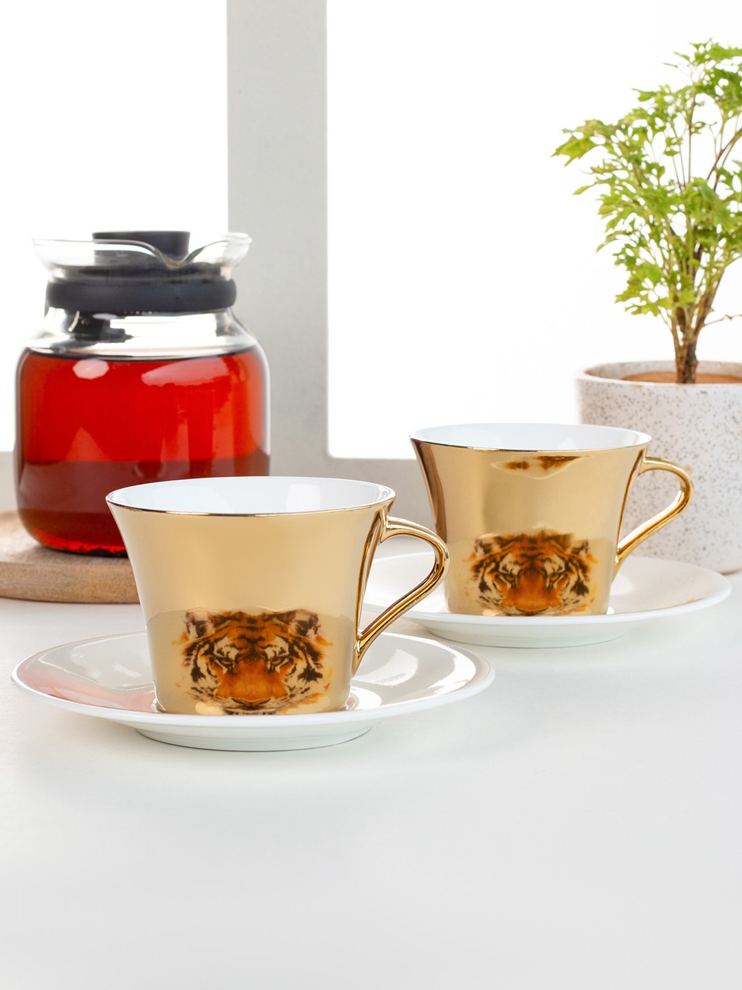 

CLAY CRAFT Set of 12 Gold-Toned Mirror Series Tiger Pattern Cup & Saucers