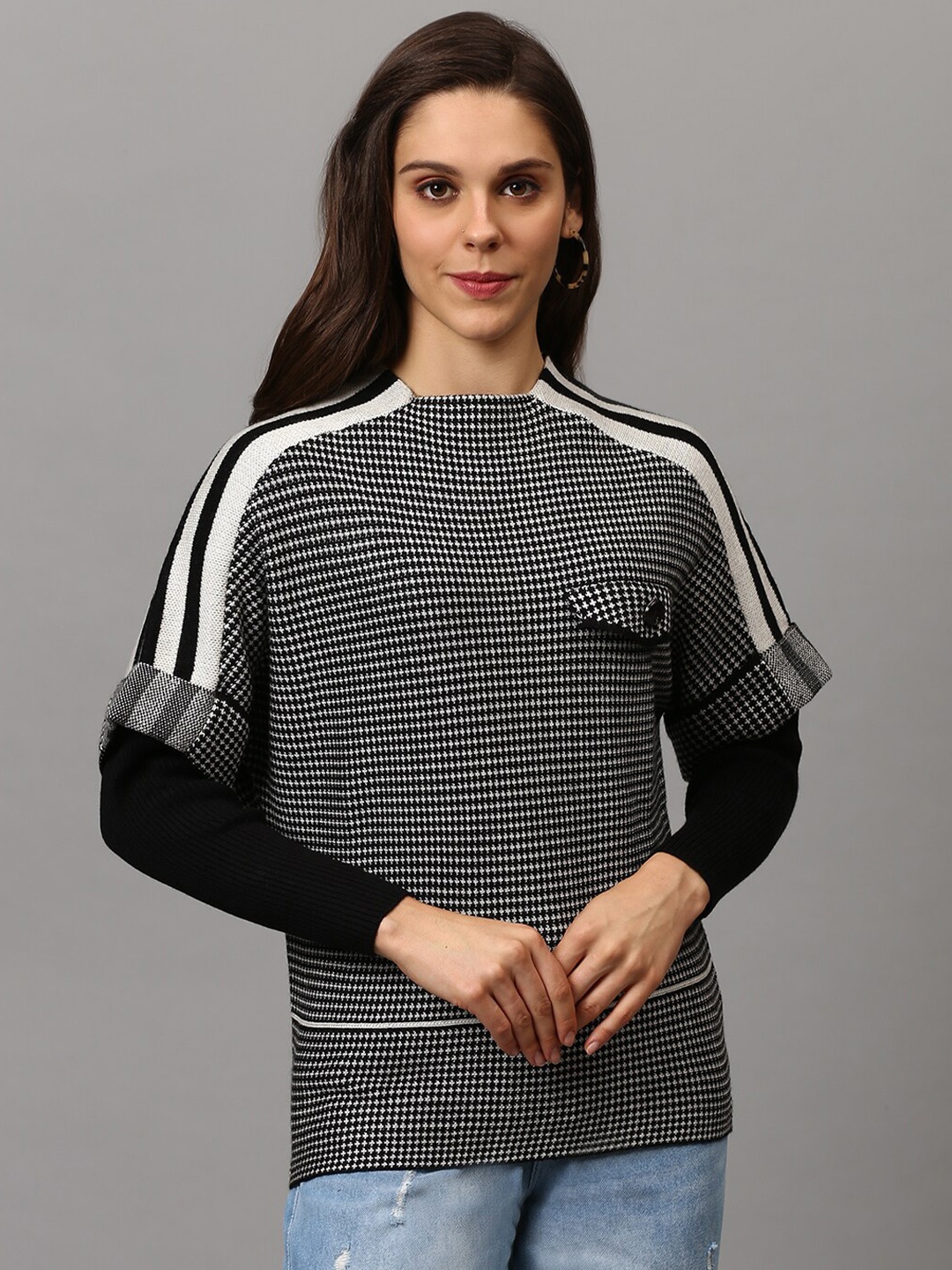 

Campus Sutra Women Black & White Checked Pullover Woolen sweater