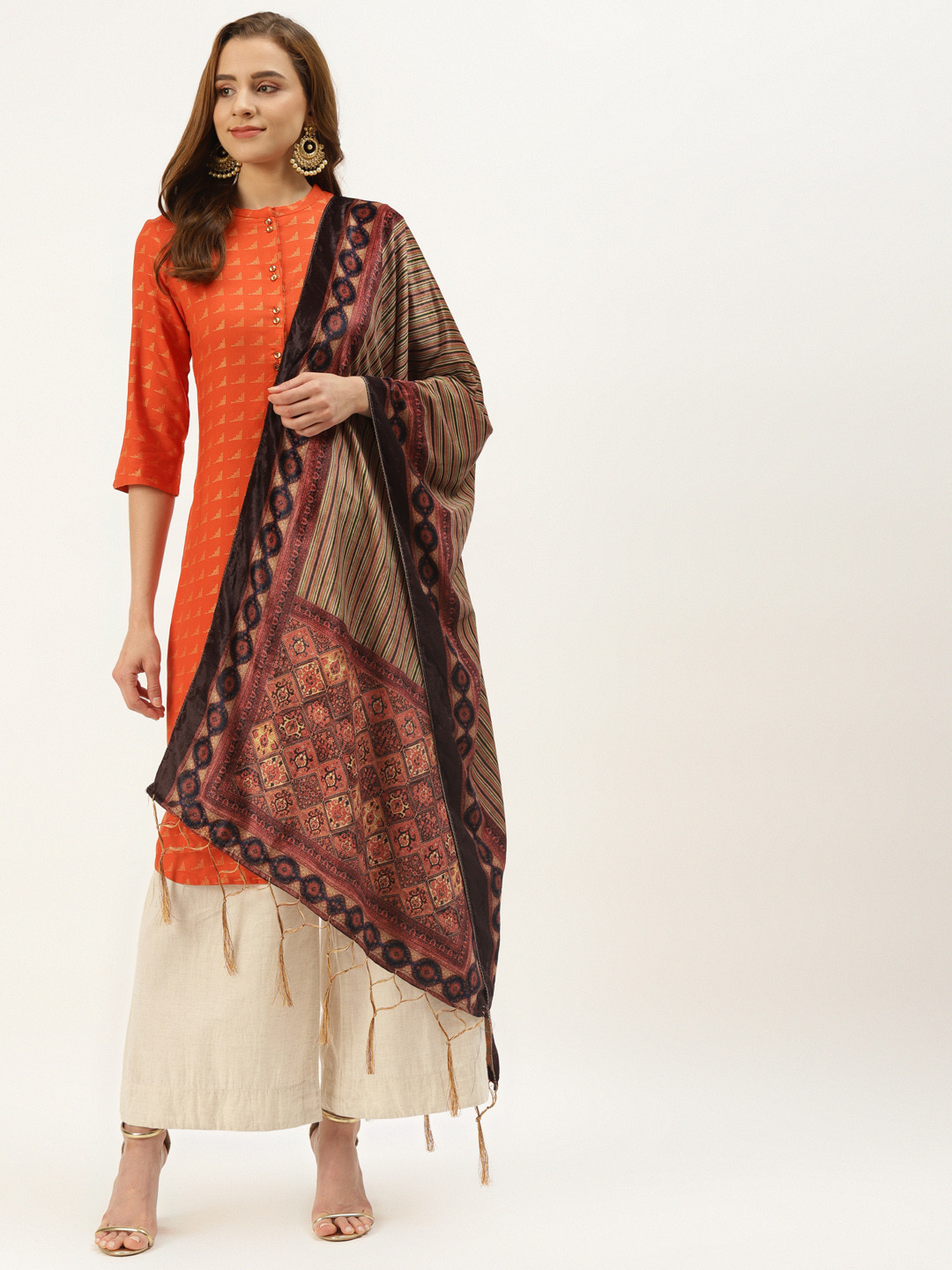 

VAABA Beige & Maroon Ethnic Motifs Printed Velvet Dupatta