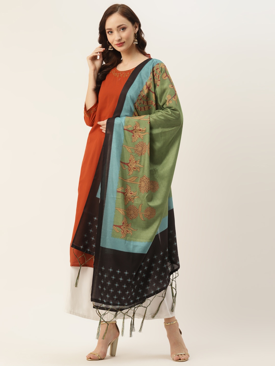 

VAABA Green & Black Ethnic Motifs Printed Dupatta