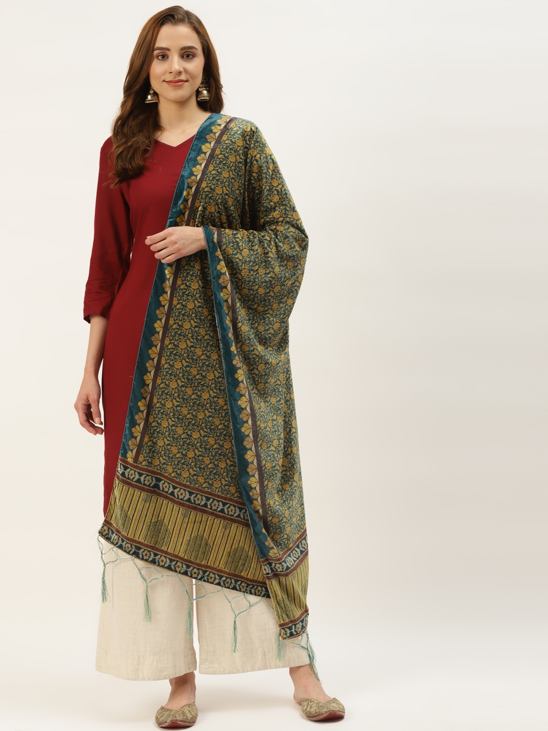 

VAABA Multicoloured Ethnic Motifs Printed Velvet Dupatta, Multi