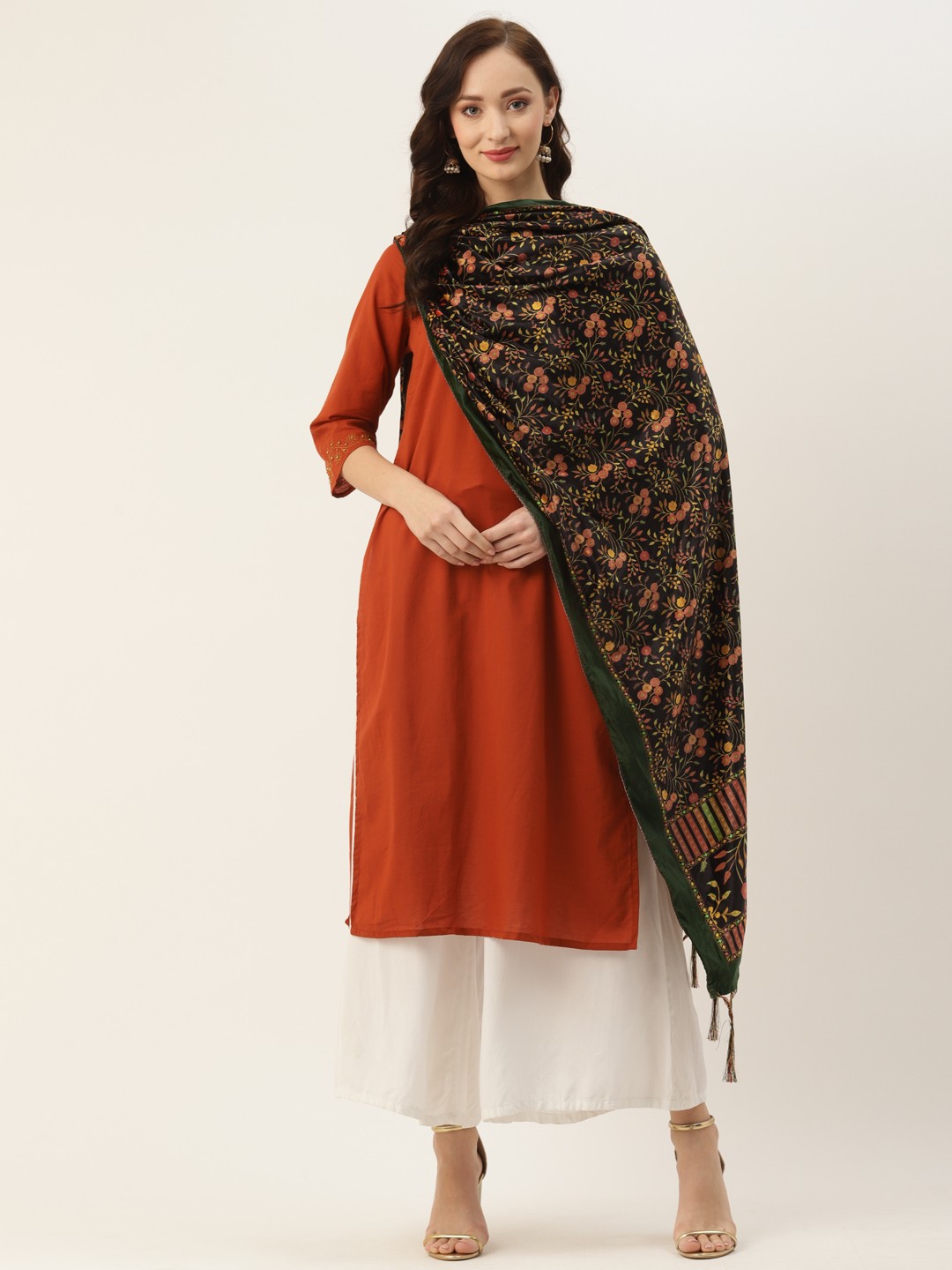 

VAABA Multicoloured Ethnic Motifs Printed Velvet Dupatta, Multi