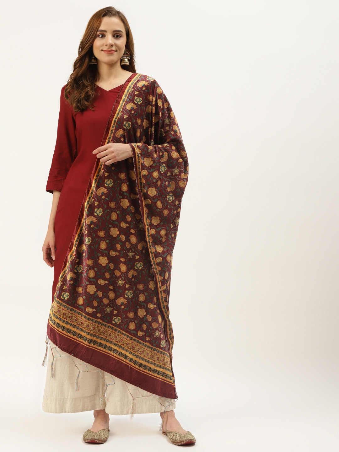 

VAABA Multicoloured Ethnic Motifs Printed Velvet Dupatta, Multi